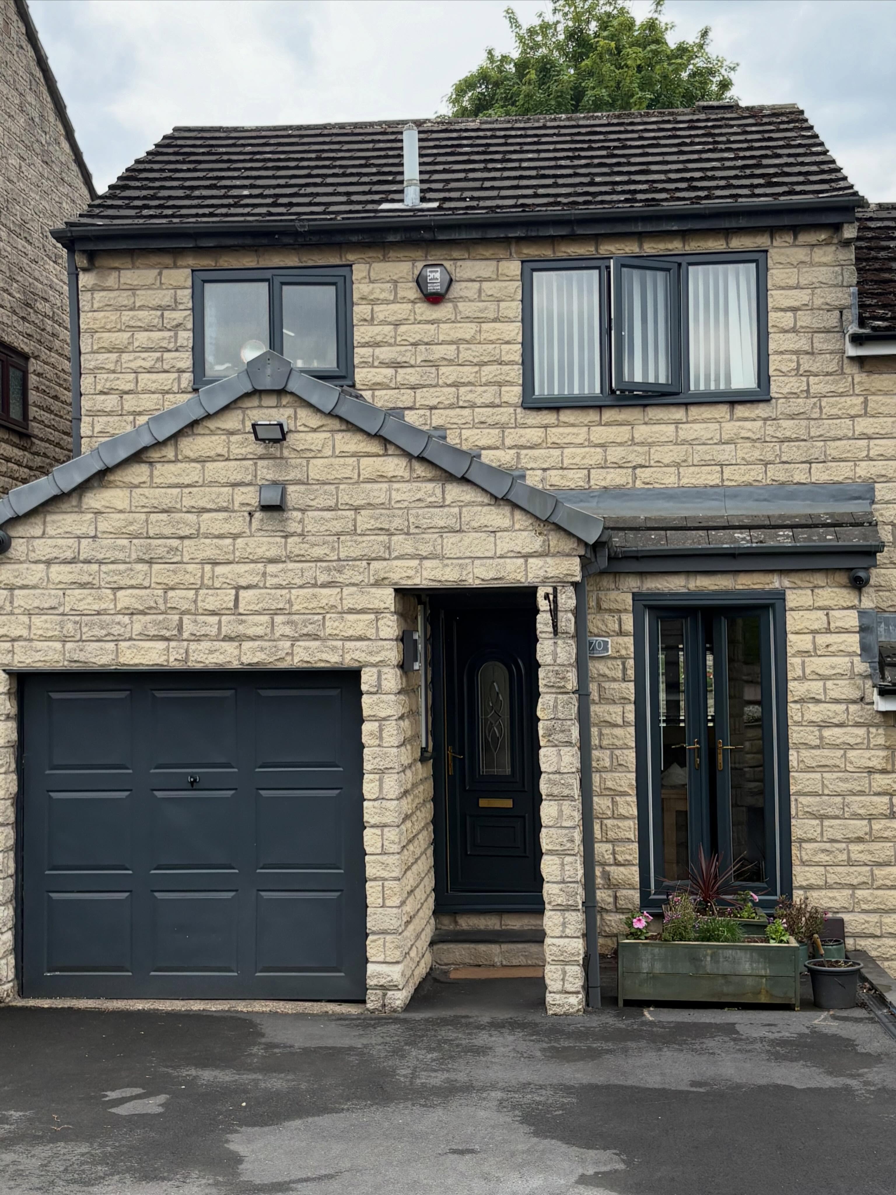 “From tired white uPVC to a sleek modern anthracite finish 🔥
Another full exterior transformation completed by ARL Coatings. All windows, frames and doors professionally spray finished for a factory-smooth look that completely modernises the property without the cost of replacements.
📍 Clean prep work
✅ Long-lasting durable finish
📞 07395 539891
🌐 arlcoatings.co.uk
📩 arl.coatingsuk@gmail.com
Get in touch for a free quote and give your home a fresh new look.
#upvcspraying #upvcpainting #anthracitegrey #spraypainting #windowspraying