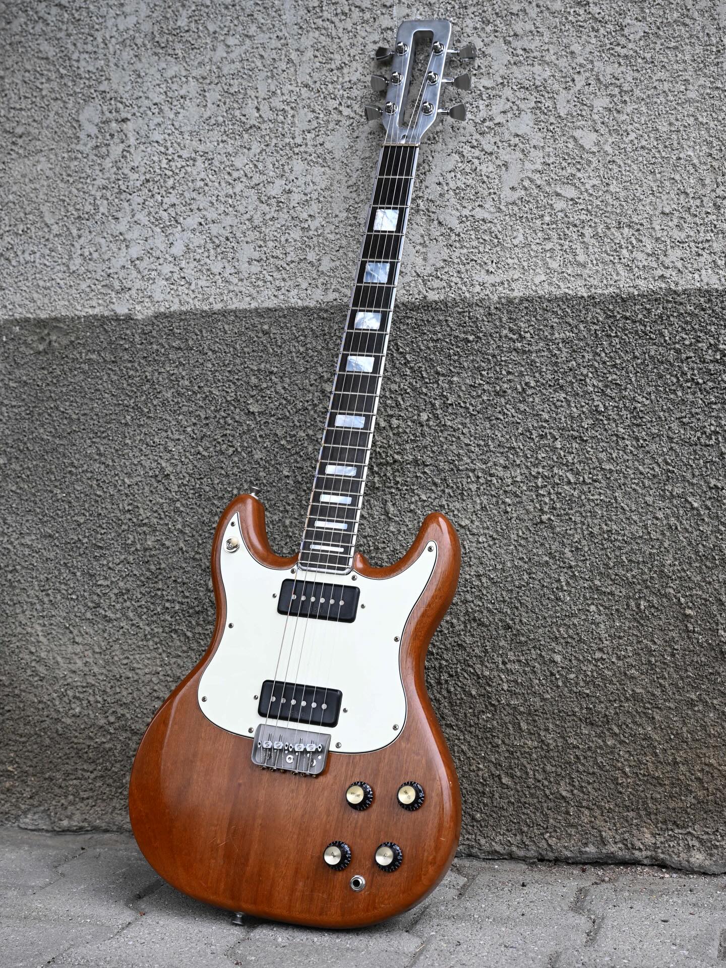 For sell, the very first Columbia MKIV version I’ve done for myself and played during the last four years. It has the early slim neck profile, toggle switch is on the top horn, original pickguard design and it features also the first G90 Pickups version. I love this guitar and already regret selling it but the new workshop will not pay itself without selling a part of my collection. I personally recommend this guitar for people with small hands. The neck profile is really thin (17,3mm. at first fret). SERIAL NUMBER (0G0)
This one means really something to me, since I’ve based all current Columbia MKIV and MKV on this one. This is also one of the best Shellac finish I’ve ever done. If it wouldn’t be for a new house and workshop I would never sell it.
Here are the specs:
Model: COLUMBIA MKIV 2022
Body: One piece Honduran Mahogany (Swietenia macrphylla)
Finish: Shellac / French polishing Gloss
Neck: G1 Aluminium neck through - C Profile 16 mm thick all way through
Fretboard: AA Ebony Gabon
Frets: 22 Slim Jumbo 18% Silver Nickel
Radius: 12 Inches
Inlays: MOP blocs
Side inlays: Ebony Dots 2,5mm
Tuners: Gotoh SG301-04 - 1:18 Ratio
Bridge: Mastery Bridge M9.2
Electronic: ALPHA 250K Audio Taper Potentiometers - 022 Orange Drop TAD Caps - Switchcraft Jack output and Toggle Switch 3 Ways.
Pickups: Neck G90 - 9.6KΩ - Bridge G90 - 12,7KΩ - 43 AWG Plain Enamel
Pickguard: WBW 3 ply.
Strings: 10-46 Ernie Ball
Tuning: E standard
Nut: Brass.
Weight: 3,8 kg
I DO ACCEPT OFFERS BUT NO TRADE.
Let me know if you want a different Tuning and string gauge, I can make a new nut. Sold with a certificate of authenticity.
Listed on @reverb
#glettyguitars
#aluminiumneck
#guitar
#luthier
#customguitar