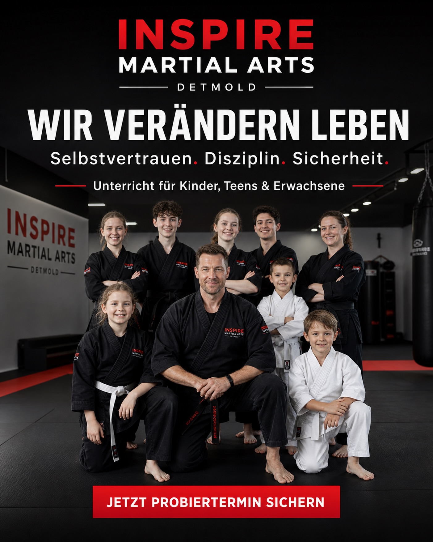 🥋 Mehr Selbstvertrauen. Mehr Disziplin. Mehr innere Stärke.
Bei INSPIRE Martial Arts in Detmold lernen Kinder, Jugendliche und Erwachsene nicht einfach nur Techniken.
Sie lernen, sicherer aufzutreten, klarer zu handeln und über sich hinauszuwachsen. 🔥
Unser Unterricht verbindet Kampfkunst, Selbstverteidigung und persönliche Entwicklung auf eine Weise, die im Alltag spürbar wird.
Für Kinder bedeutet das:
🛡️ mehr Selbstbehauptung
🎯 mehr Fokus
💪 mehr Stärke
Für Jugendliche und Erwachsene bedeutet das:
⚡ mehr Klarheit
🧠 mehr Resilienz
👊 mehr Sicherheit
INSPIRE ist kein Hobby.
INSPIRE verändert Leben. ❤️
📩 Buche jetzt Deinen kostenlosen Probeunterricht.
#kampfsport #detmold #selbstverteidigung #inspiremartialarts #selbstvertrauen