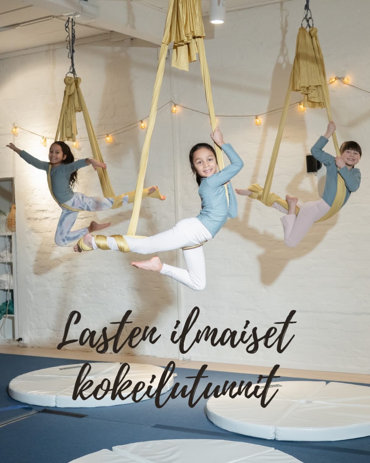 Lapsen harrastus mietinnässä? Tervetuloa kokeilemaan ilma-akrobatiaa, lattia-akrobatiaa tai dance mixiä Roofille! 🤩
Kokeilemaan voi tulla näille kauden viimeisille tunneille:
⭐️ to 14.5. klo 16-17 Dance Mix (7-14v.)
⭐️ pe 15.5. klo 16.30-17.30 lattia-akrobatia alkeet (7-12v.)
⭐️ su 17.5. klo 10-10.45 ilma-akrobatia alkeet (6-7v)
⭐️ ma 18.5. klo 17-18 ilma-akrobatia alkeisjatko (7-9v.)
⭐️ ti 19.5. klo 15.30-16.30 ilma-akrobatia alkeet (10-14v.)
Ilmoittaudu s-postilla info@roofaerialclub.fi , jos haluat tulla kokeilemaan!
📸: @takayamaproductions