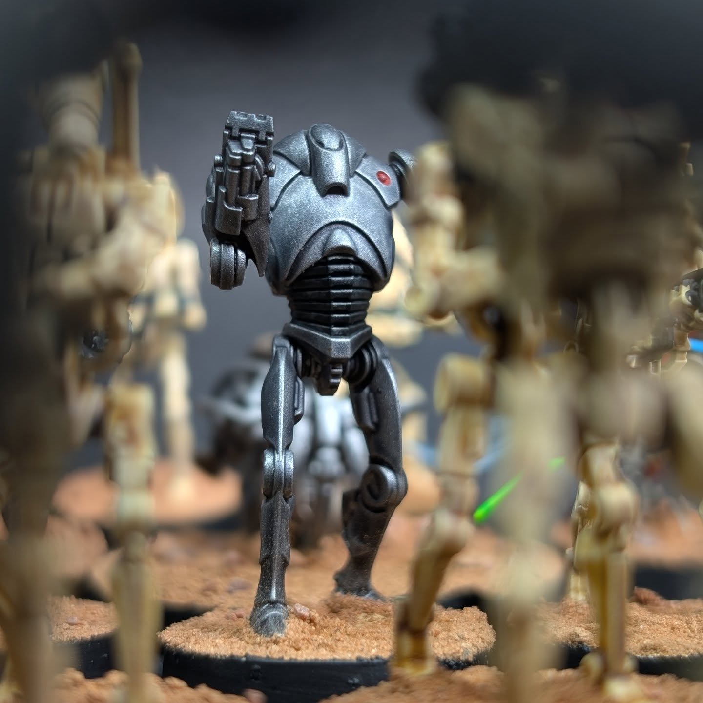 Saying goodbye to the droid army as I move back on to the red corsairs, who are proving to be so very enjoyable to paint. Space Droids to space pirates and still back in time for dinner. You can take that one to the bank