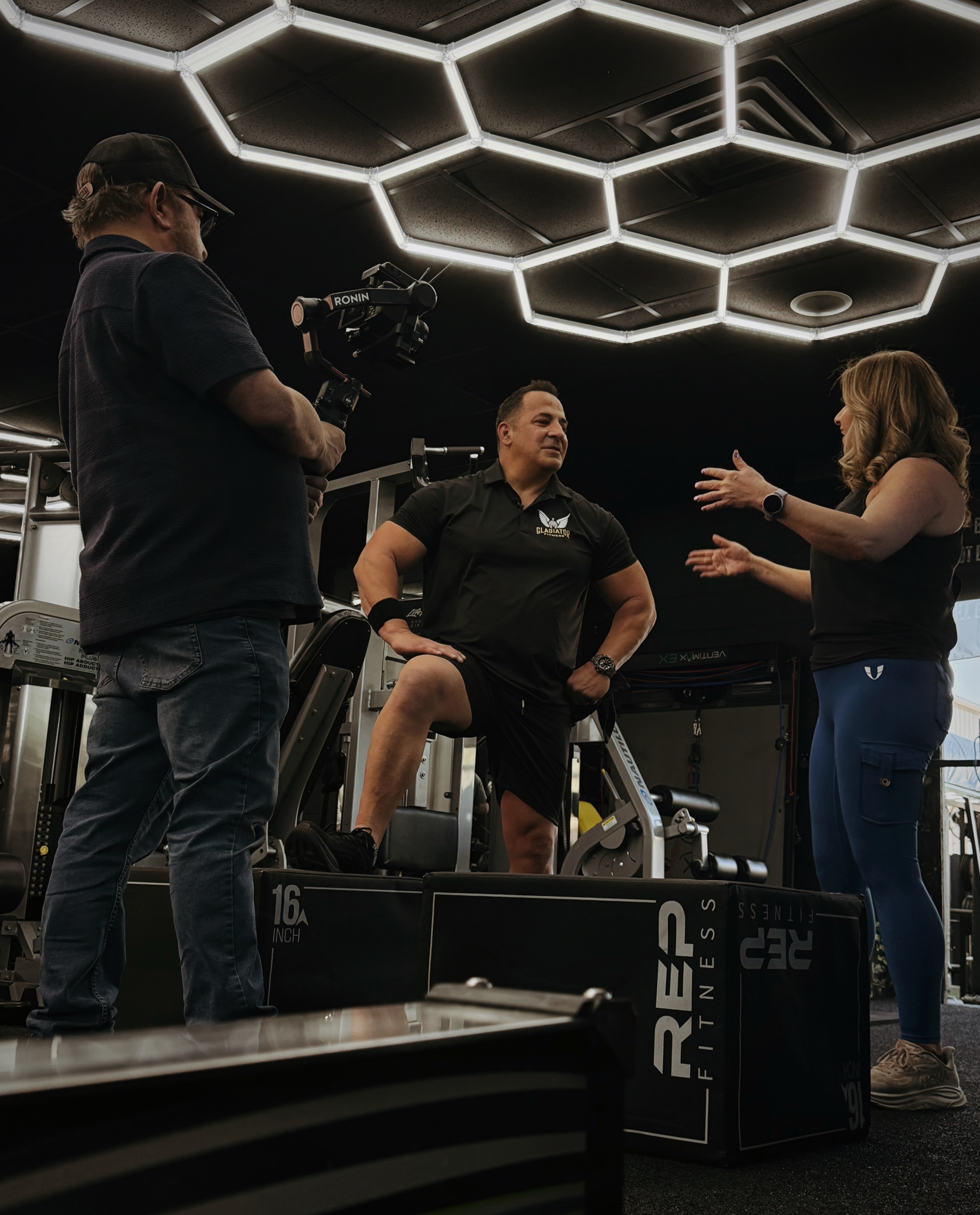 Bringing Gladiator Fitness beyond the gym walls 💪
Antoinette Biordi from News 12 stopped by this week to film workouts anyone can do at home for an upcoming “Fitness in 4” segment
@abiordi12 @bewellnews12 @news12li
•
#northportny #longislandgym #FitnessCommunity #LongIslandFitness #longislandpersonaltraining