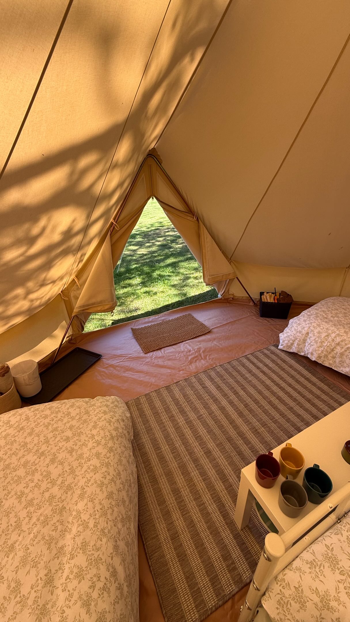 Bank holiday availability!⛺️✨
We have 1 adult only bell tent available for this bank holiday weekend, sleeping up to 4 people for only £150.00 for 2 nights!🤩
Enjoy your evenings by the fire and have a restful nights sleep in warm, comfy beds🛏️
#bankholiday #bankholidaycamping #belltent #belltents #glamping