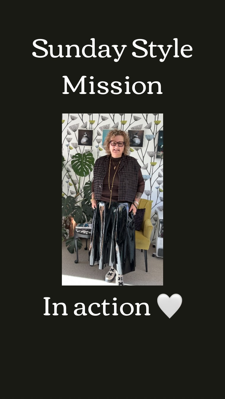 Yesterday’s Sunday Style Mission was about not saving things “for good”.
And I often think we teach best what we need to learn.
So here’s my example of the challenge being actions.
I’m off to Tapanui today to an art exhibition and I’m wearing some of my favourite clothes that I “save for good”.
OMG I love my @_jpalm_ skirt 🖤🖤🖤🖤
#justlikeyouaotearoa
#personalstylistnz