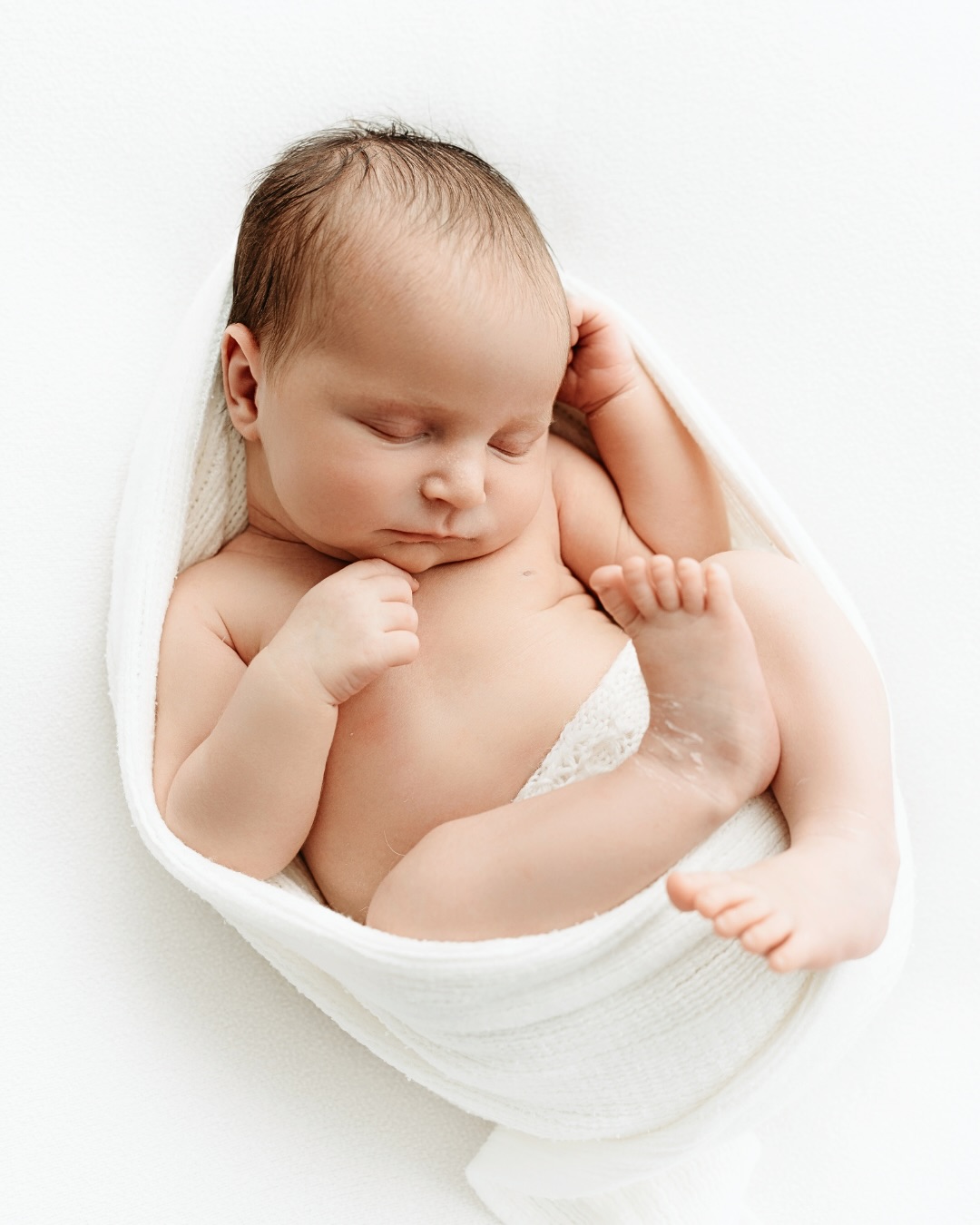 Beautiful Zoe, she smiled ohhh so many times, even in her macros she thought why not give this photographer everything she wants and more? 🤣 12 days new and a total dream 🤍
-
#brisbanefamilyphotographer
#brisbanenewbornphotographer
#brisbanematernityphotographer
#newbornphotography
#newbornphotographerbrisbane