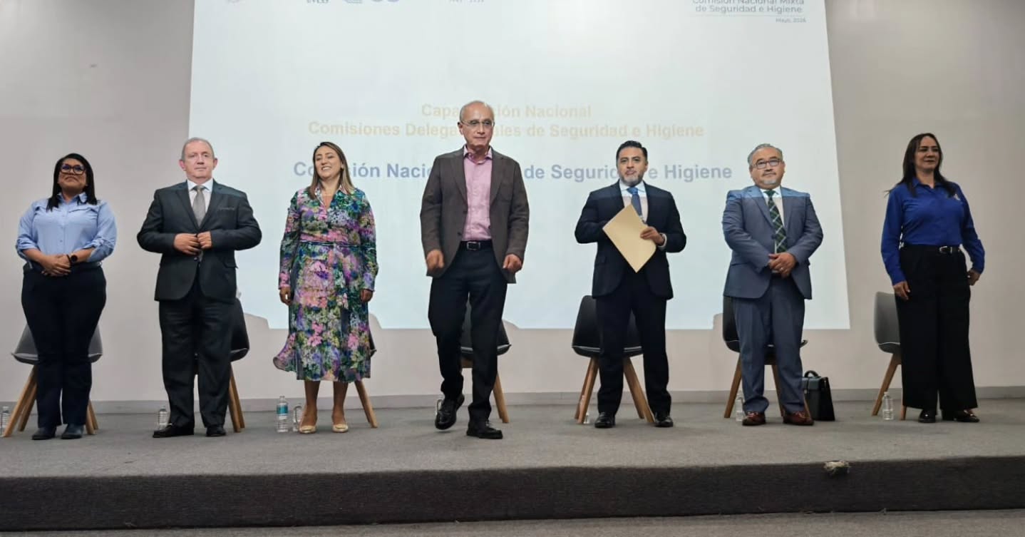 Inauguración de la Reunión Nacional de la Comisión Nacional Mixta de Seguridad e Higiene del SNTSS.
Dicha reunión se esta llevando a cabo en las instalaciones del Centro de Capacitación y Calidad Región Sur.