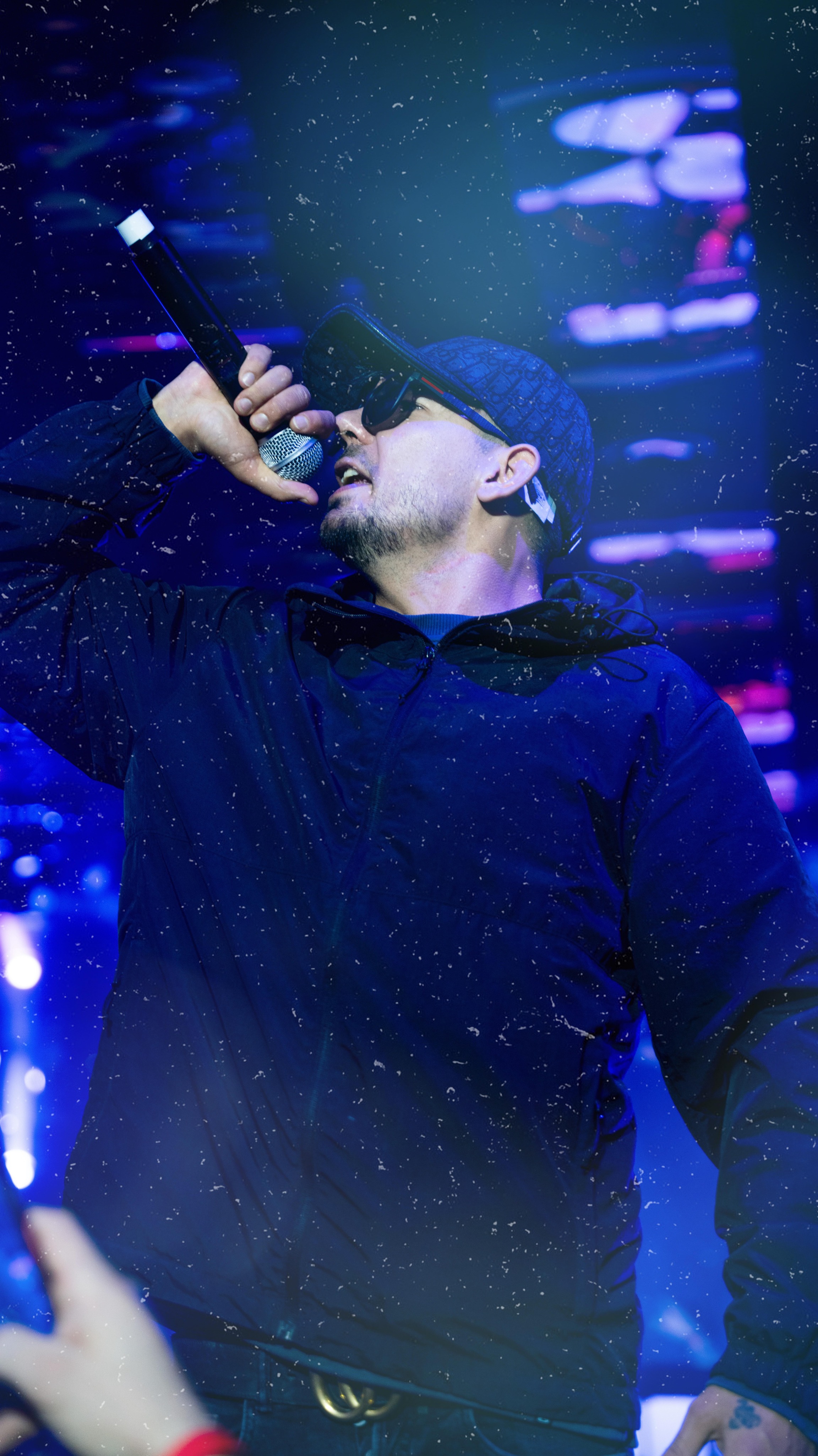 Liveausschnitt Capital Bra im Megapark. Gänsehoden sagt man, oder? Heute Abend geht es weiter mit der nächsten Show um 22:30 Uhr. Wir feiern die ganze Nacht am 1. Mai Wochenende 2026 🥳
____
#megapark #ifeelmega #opening #unitedpartypeople