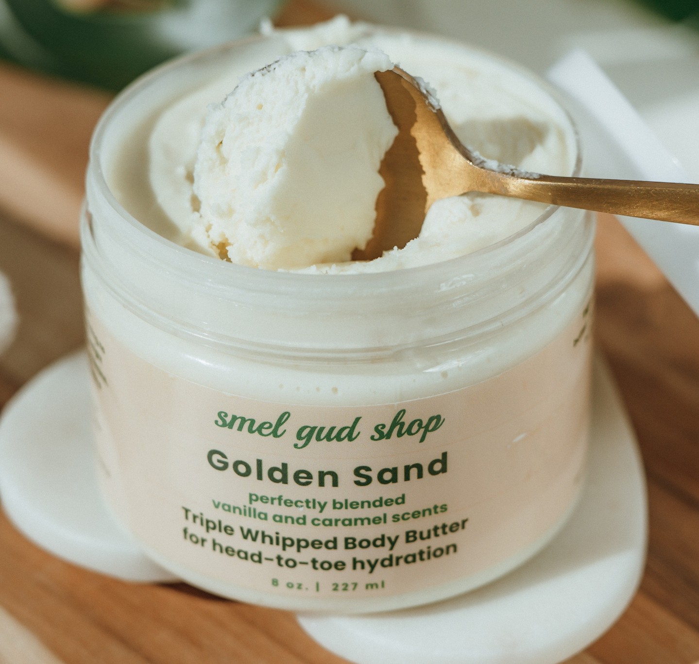 Hydration that melts into your skin like it belongs there. Our Organic Whipped Vegan Body Butter is made with avocado oil, mango butter, and shea butter—three ingredients that work together to nourish without weighing you down. Light enough for your face, luxe enough for your whole body. Smel gud, smell amazing, glow naturally.
