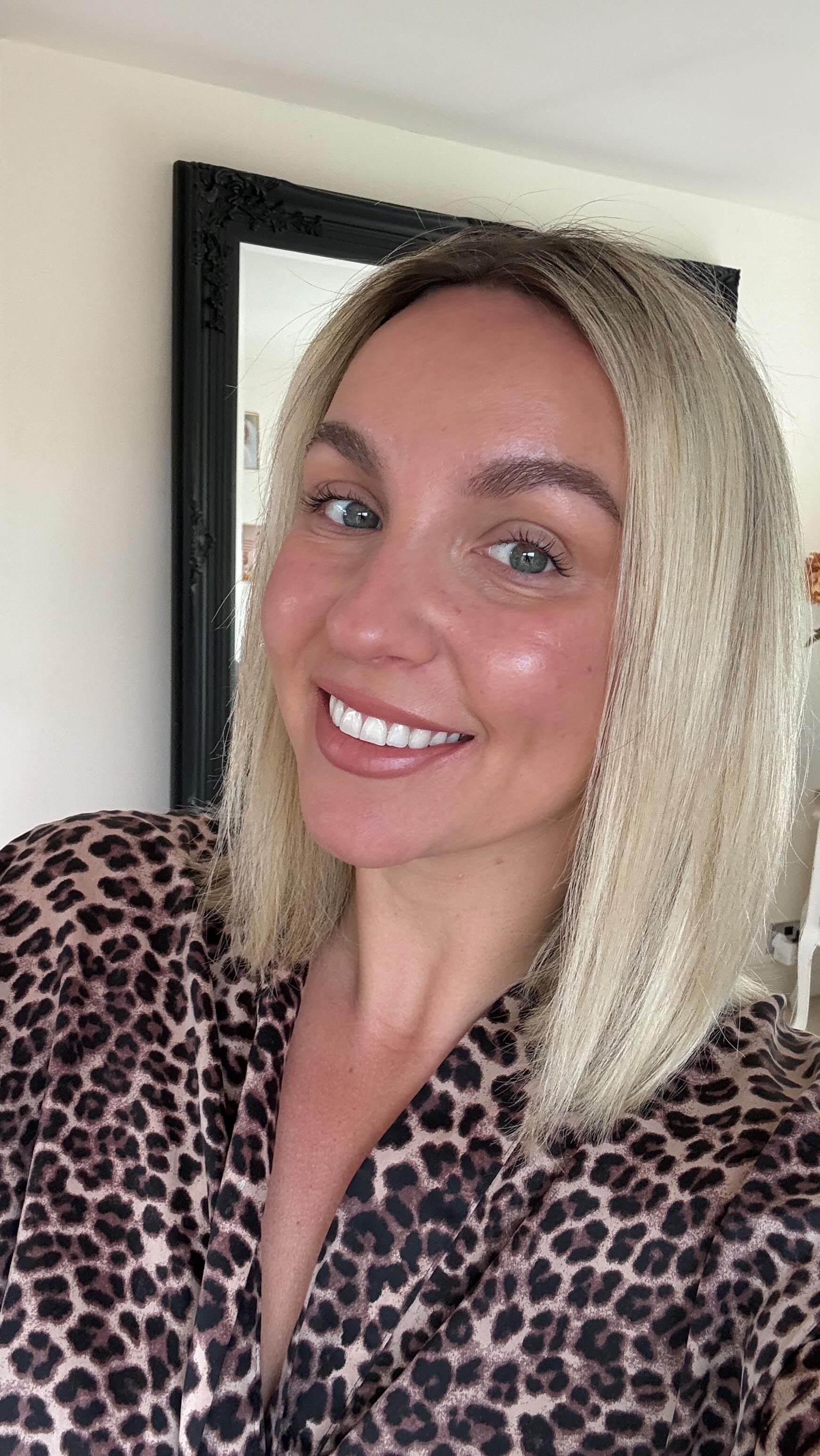 Hi gorg, I’m Hannah!
👆🏻This is just a lil snippet of what I do and what you can expect from me.
In a nutshell…
I’m here to create a fun, relaxed and uplifting experience for brides that oozes good-vibe energy and empowers women to step into their dream bridal self with confidence and ease; removing the anxiety around makeup and together, embark on an exciting journey to ‘I do’.
(Let’s not forget the fact that I create gorgeous glowing bridal looks too! 😜)
Anyway, that’s enough from me I’m off to the gym.💪🏻🏋🏼♀️
Happy Sunday! ✌🏻
Big LOVE
HANNAH X
#brightonmua #brightonmakeupartist #sussexmua #sussexmua #sussexweddingsuppliers #brightonweddingsuppliers