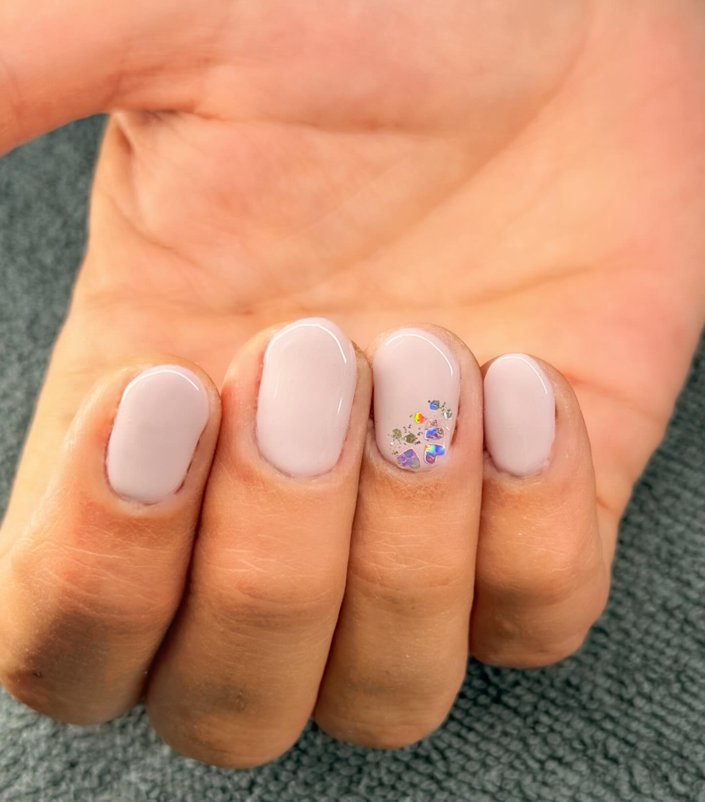 Wear your heart(s) on your sleeve
Laurence - Natur’elle
📞 0472/37.36.51
💻 www.naturellebylaurence.com