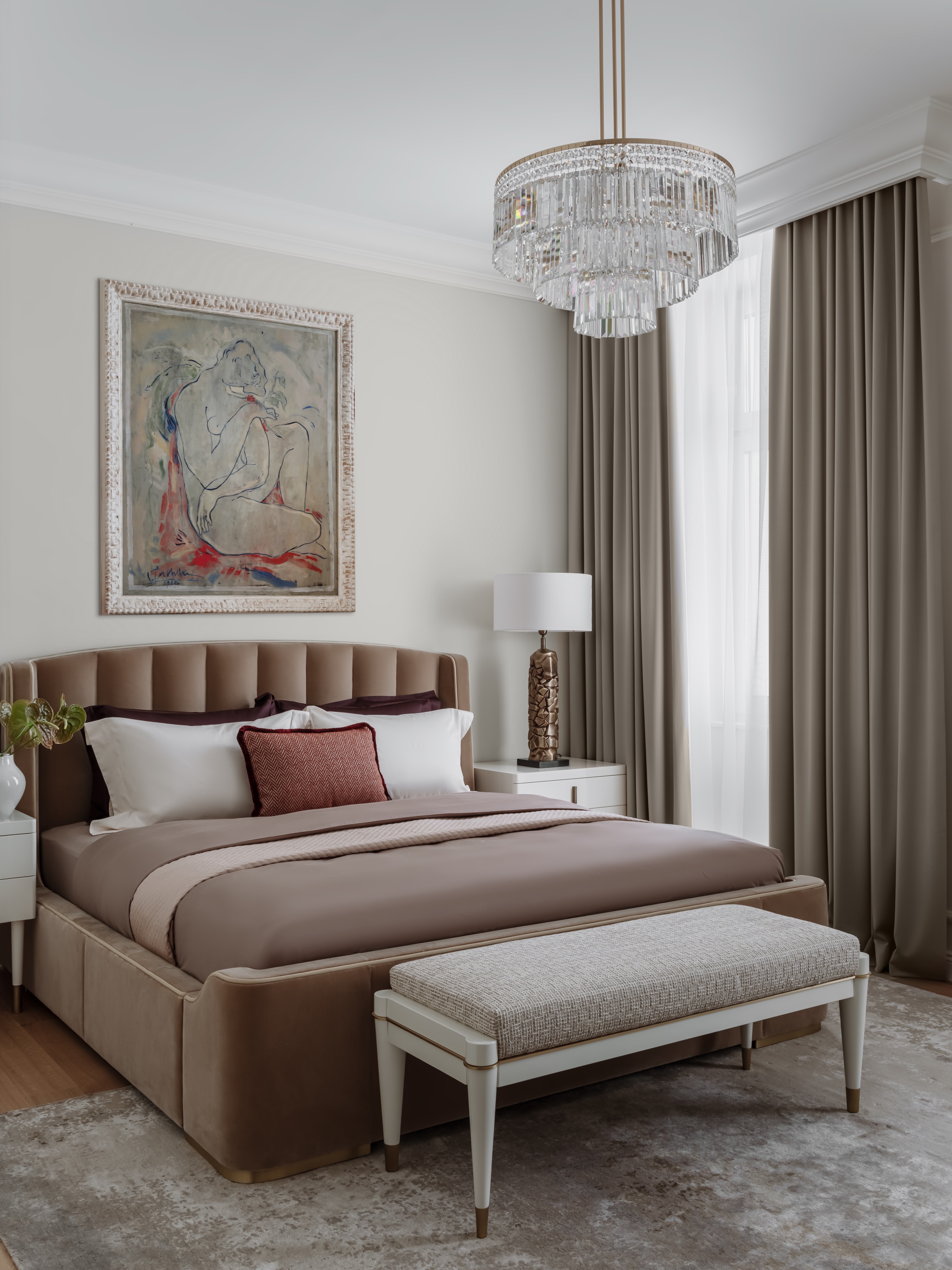 A bedroom that feels like a quiet pause. Soft shapes, layered textures, and a perfect balance of intimacy and elegance. Can you imagine waking up here?
www.sfdesigninteriors.com
📩office@sfdesign.at
📍Boesendorferstrasse 4, Vienna