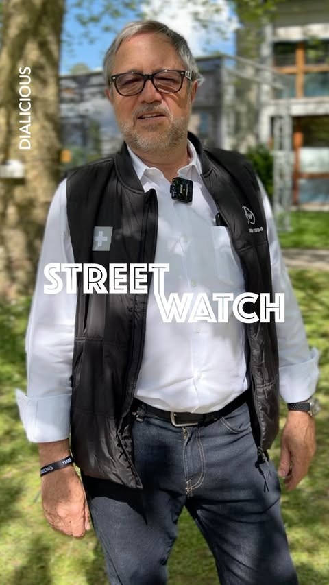 🔹 Offizieller Händler: Jenni Uhren AG
Besuche uns auf 👉 www.jenni-uhren.ch
Charles le repreneur de la marque Ollech & Wajs présente, lors du salon Time To Watches 2026, son dernier modèle 24 heures…
#ollechandwajs #ow #dialicious #avisclients #petitesmontresentreamis