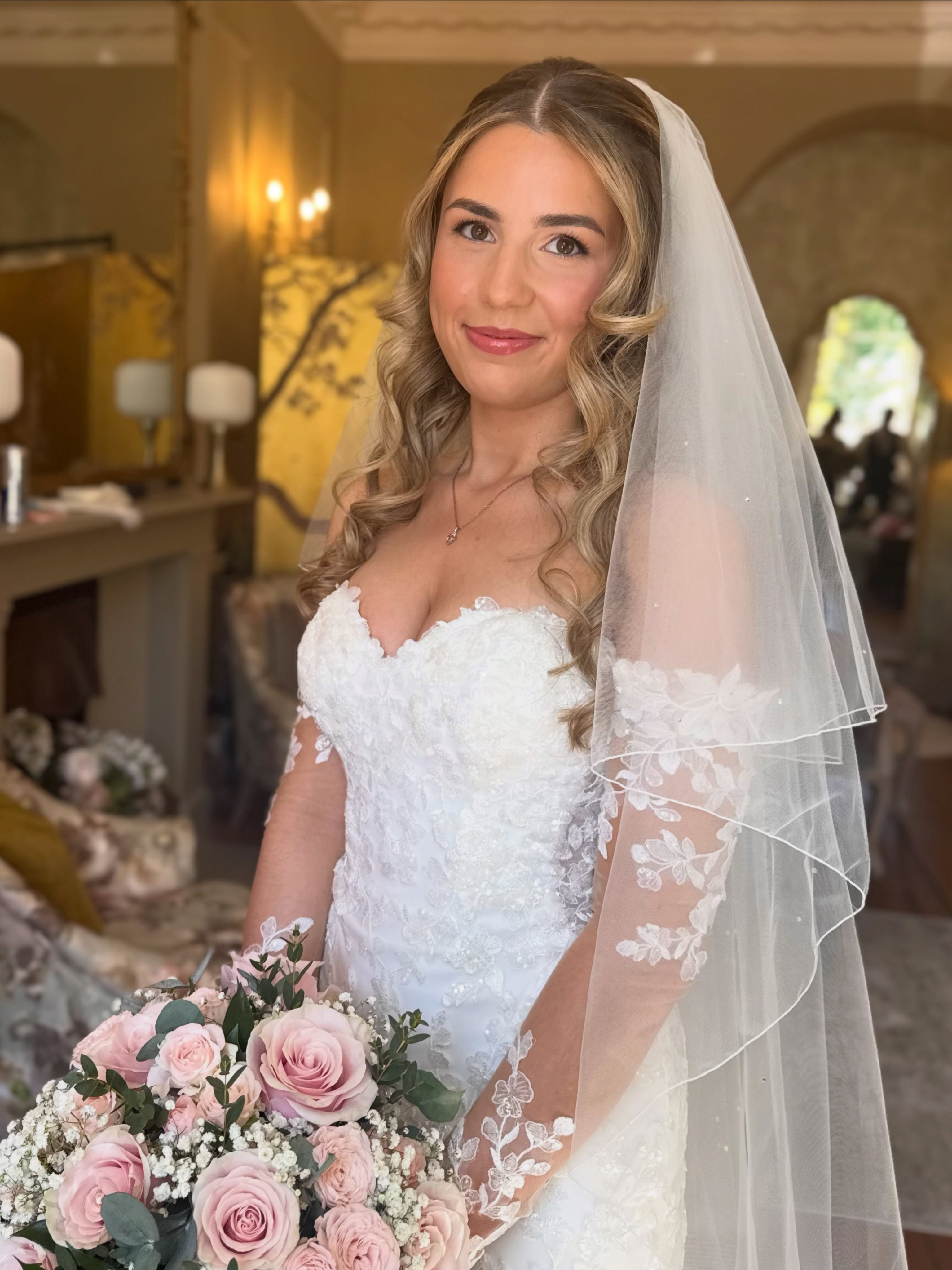 MAGGIE🌸🤍👰🏼♀️
Such a special glam for me 🫶🏻 I did Maggie’s prom glam all those years ago to then create her wedding day glam 🥹 Getting to spend such special moments with people throughout their lives is such an honour🤍
It’s not just about the glam for me…. It’s about being that helping hand and unofficial bridesmaid if you will 🥹 from drying your flowers off to helping you with your dresses, jewellery, perfume, final touches and much more!! Maggie’s reveal to her dad absolutely touched me too🥲🥲
What a lovely morning we has getting glam working alongside the best and fabulous @hairbykatiecrabb 🫶🏻
Always lovely working at @theorangerymaidstone 🤍