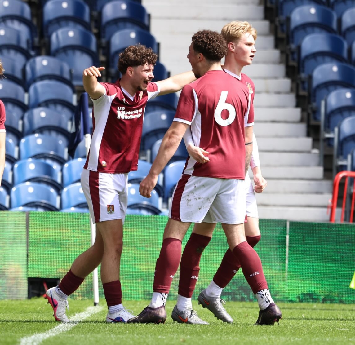Congratulations to two of our Fall 26 recruits @joe.p10 and @george.steers on being named crowned national champions yesterday at The Hawthorns 👏
Joe will be making the move to @hawkeyeredtails while George will be heading to @william_carey_msoc ⚽️🇺🇸
📸 @darrenwiles_sports