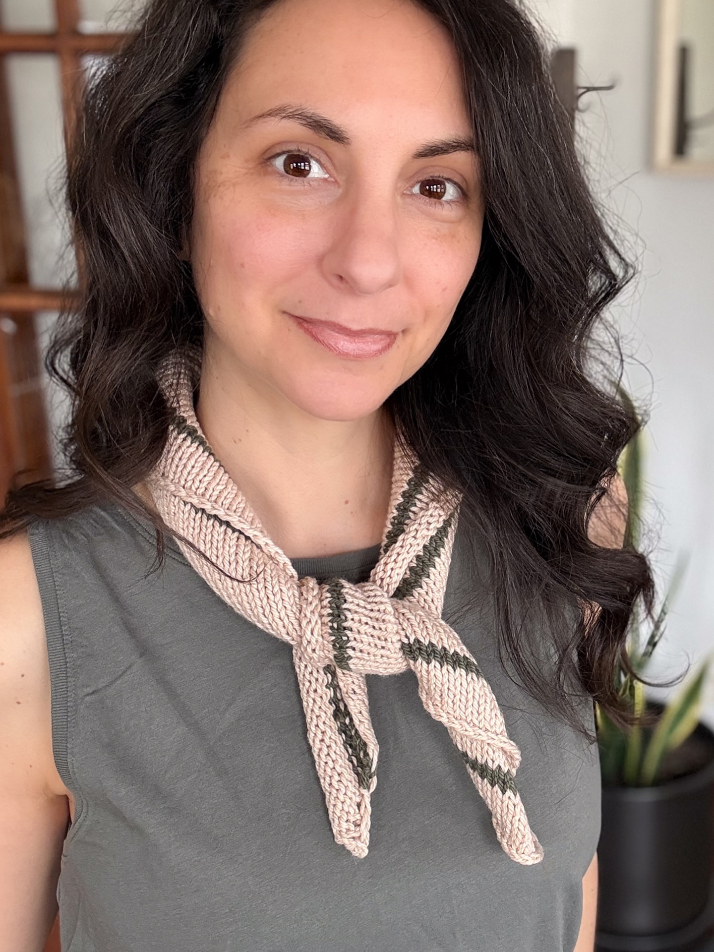Introducing the Whimbrel Handkerchief 🧶
Hand knit with responsibly grown organic cotton yarn this all season scarf is light weight and breathable making it a perfect addition to your wardrobe!
Launching May 30, both online and at the Spring @the_boma_barn Market!
yarn
#neckscarf #styleinspo #modernknitwear #ohiomade #slowfashion