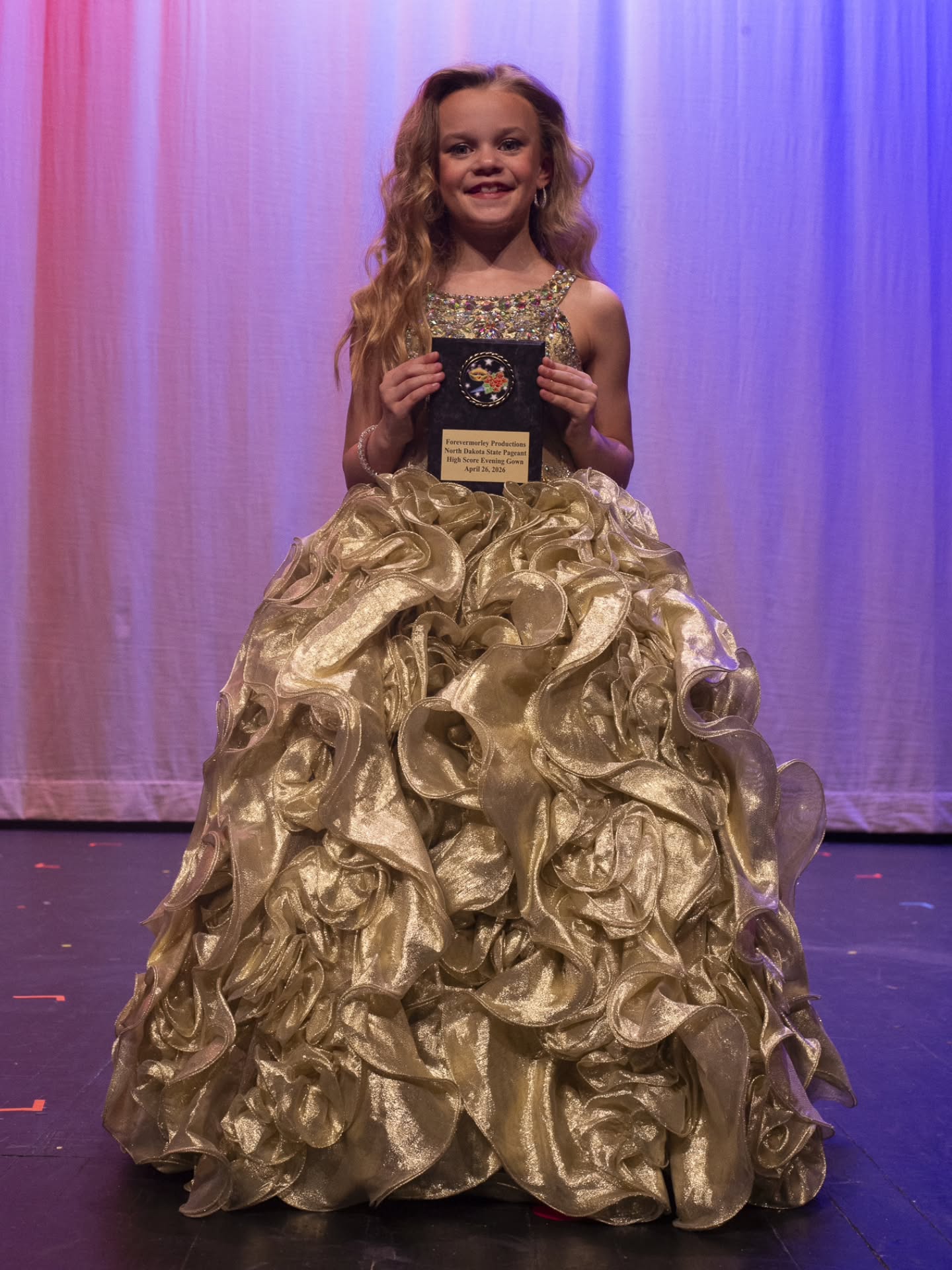 @aspenmarie_photography captured our award winners so beautifully!
Congratulations again to the High Score Judgeβs Choice Evening Gown Winner π, Dixie Gowan!
We're so proud of you!
#EveningGown #WeAreFamily
#Forevermorley
@louisekayla