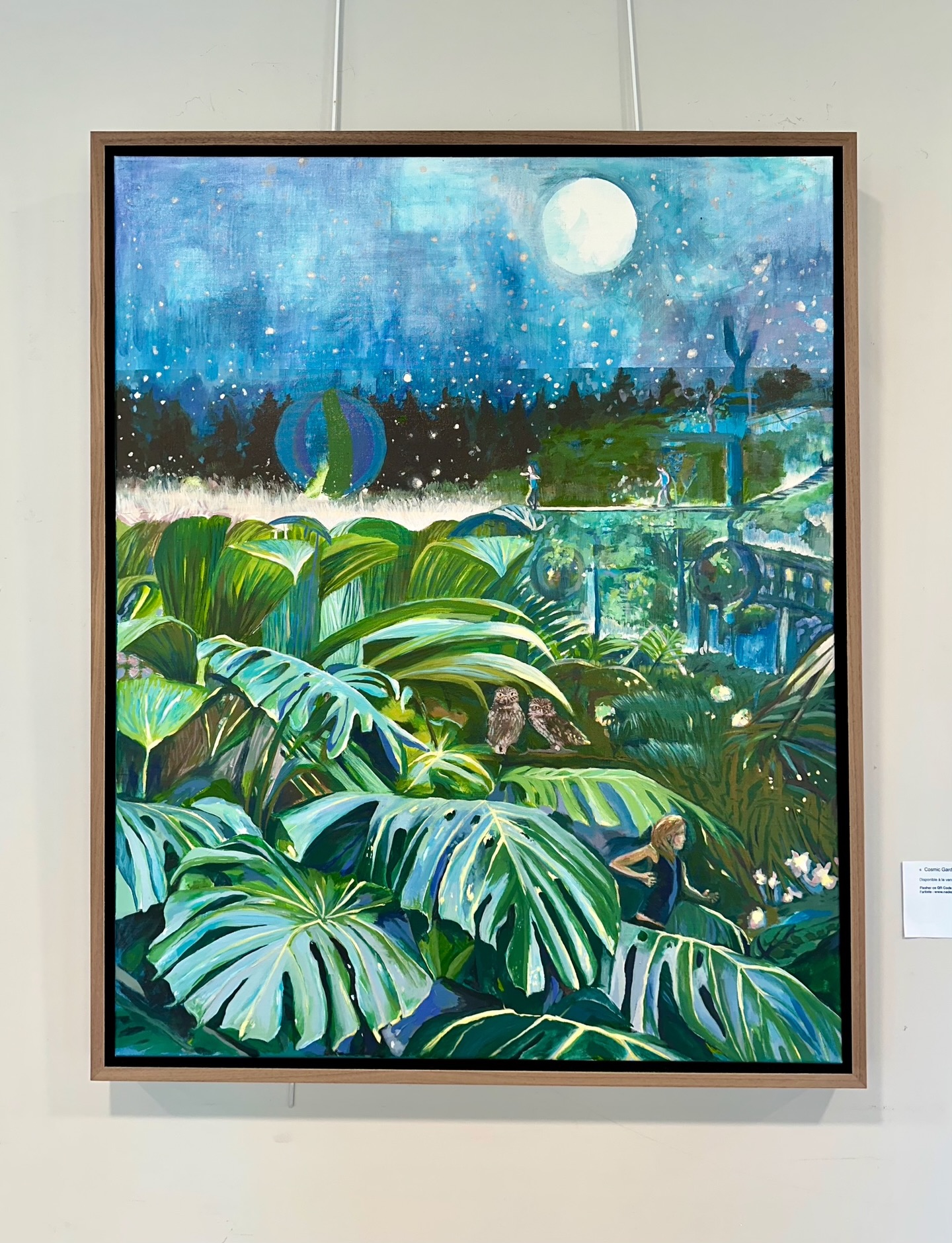 « Cosmic Garden », acrylic on linen, 100x81cm, 2025.
On a clear, star-studded night, graced by a benevolent full moon, a garden-forest landscape unfolds. The plants are perhaps also architectures, shelters, arches.
Beneath the leafy canopies, walkways are stretched; let us climb them! Let us move from one bubble of life to another, and by these fragile staircases, reach the celestial promontories and springboards.
Superb and monumental in the foreground, the leaves open into passages toward diffused light: the heart of this garden is inhabited; one can live there. Children wander through it and play. Others have begun a journey.
#contemporaryfigurative #poeticvisuals #contemporarypainter #frenchpainter #womanartist