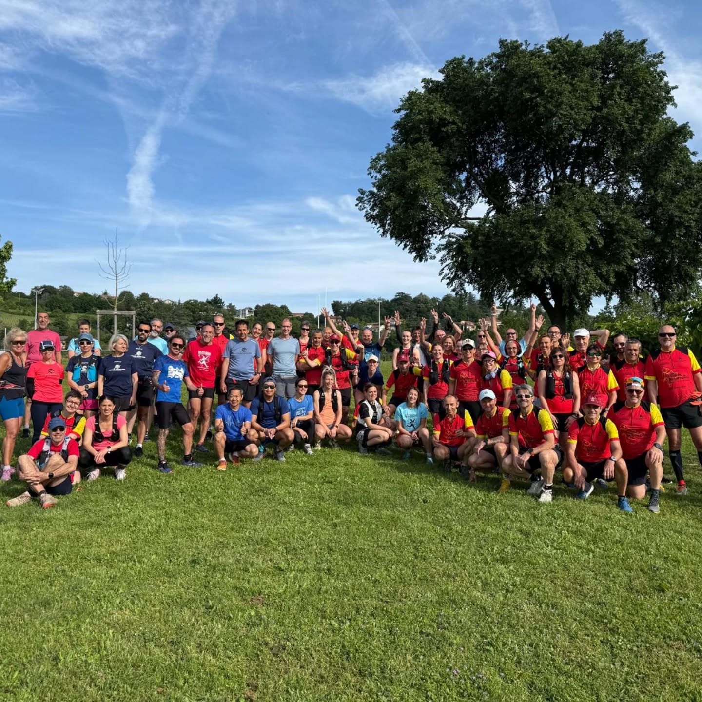 ☀️ Reconnaissance des Foulées 2026
Le dimanche 31 mai aura lieu la reconnaissance des 2 parcours de cette année. C'est l'occasion de repérer les lieux avant le 14 juin mais aussi de découvrir les nouveautés du parcours en avant première 🏰
Départ 9h du stade de Beauregard en 2 groupes, un sur le parcours du 9km et un sur celui du 14km. A la fin, un petit temps convivial sera proposé aux participants ! 🧃
Pour ceux qui sont intéressés, merci de vous remplir le formulaire ci-joint ou dans la bio : https://forms.gle/rj9Y3nVEkmLxkyWK9
Il reste quelques places pour les courses, ne tardez pas à vous inscrire : déjà +1100 inscrits !
#LesFouléesDeBeauregard #Solidarité #Handicap #Course #Reconnaissance