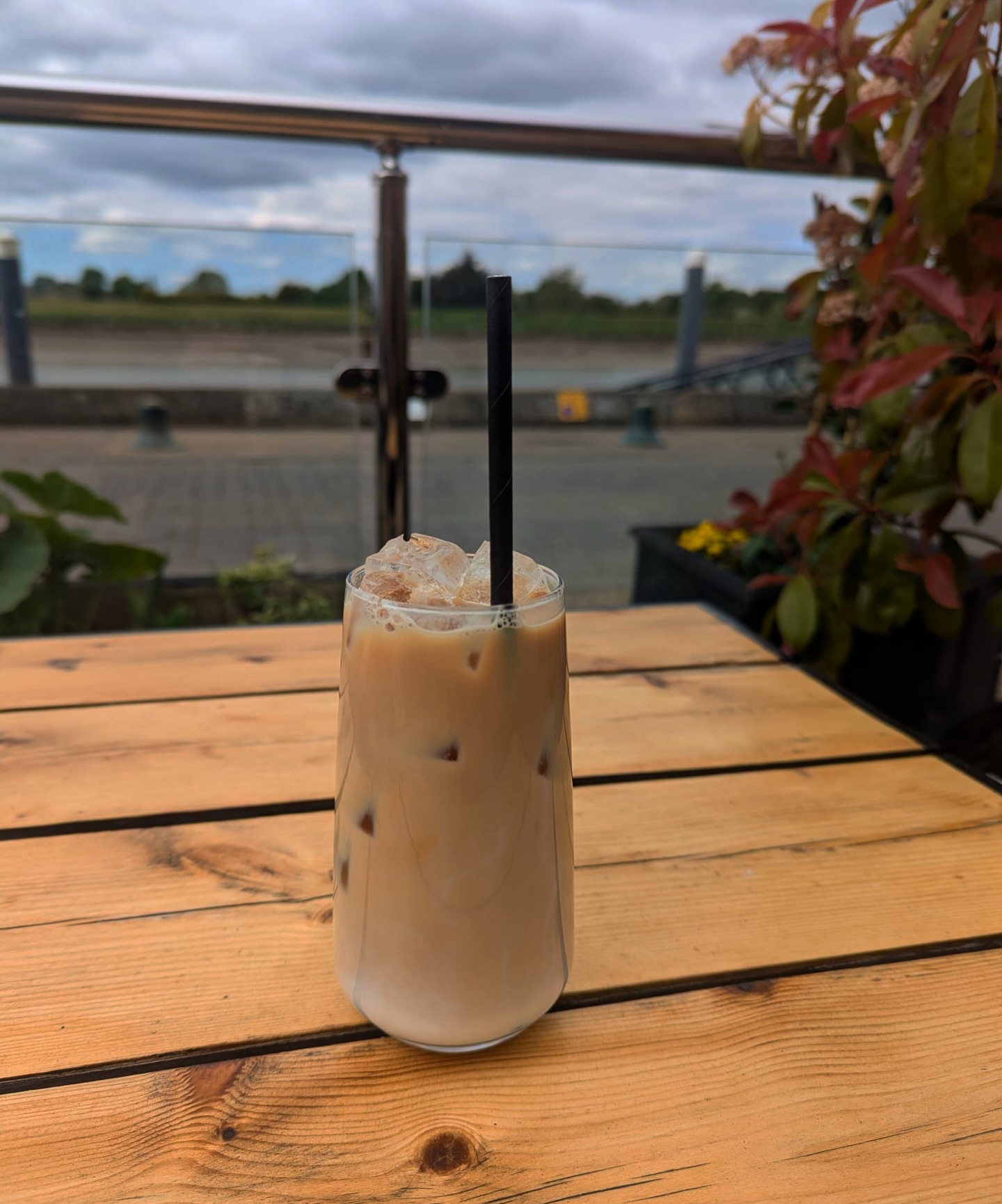 We took our time BUT iced lattes are now available ☕️
Syrups available -
Vanilla
Caramel
Hazelnut
🤍
