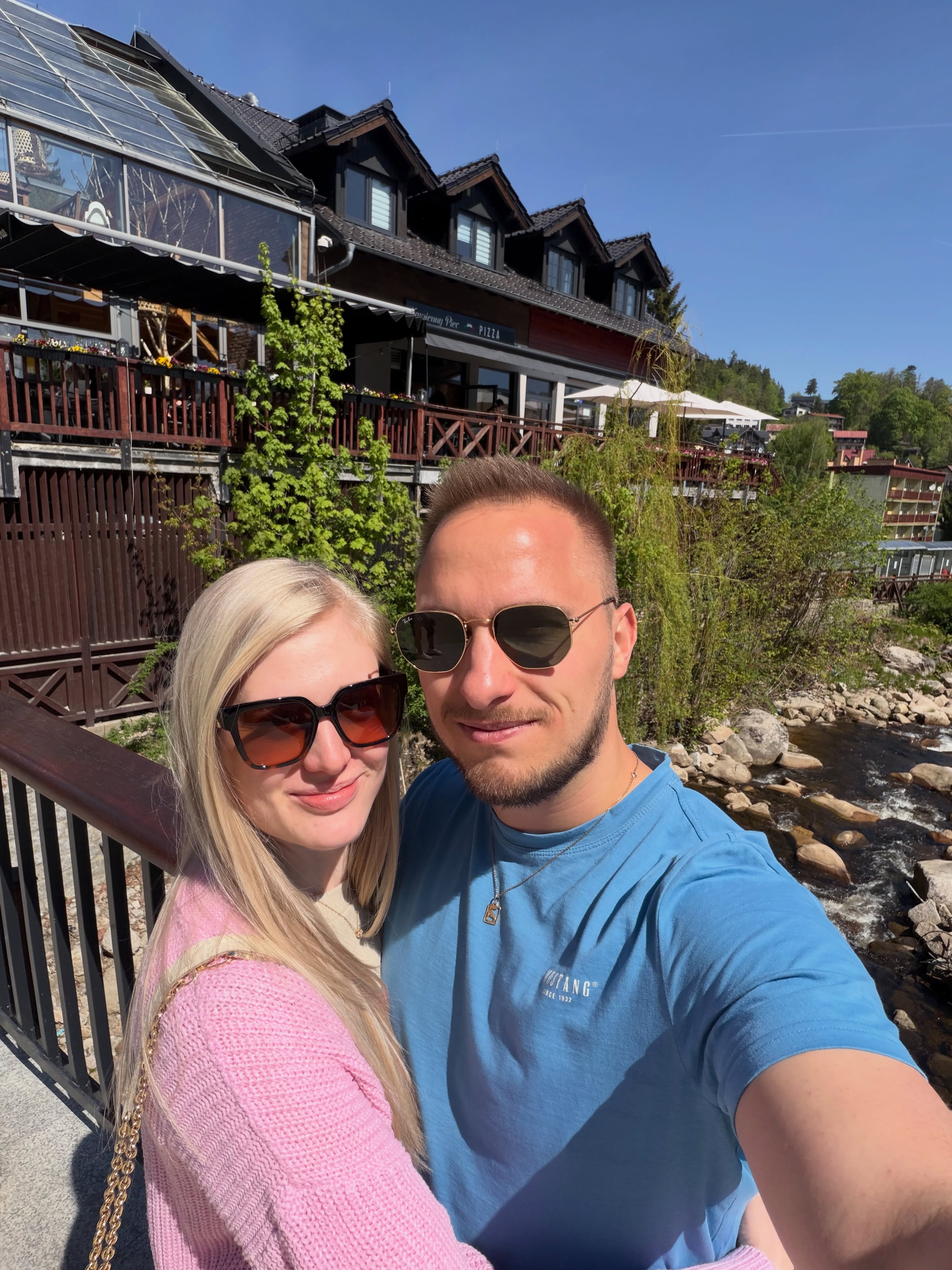 Polské Krkonoše plné wellnessu, dobré společnosti a práce.🌲🔋
~
Coming soon - nový content 🎥🤫
#brotasfitness #polsko #krkonose #szklarska #turistika