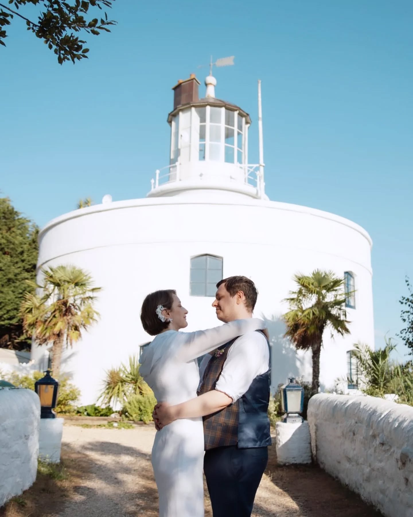 Throwback to this stunning wedding at the West Usk Lighthouse 🌊✨ One of the most beautiful coastal wedding venues in Wales for relaxed, romantic wedding photography.
Limited 2026 availability remaining & 2027 booking open— enquire now ✨
.
.
.
.
Venue: @westusklighthouse
#cardiffweddings
#southwaleswedding
#cardiffweddingphotographer
#southwalesweddingphotographer