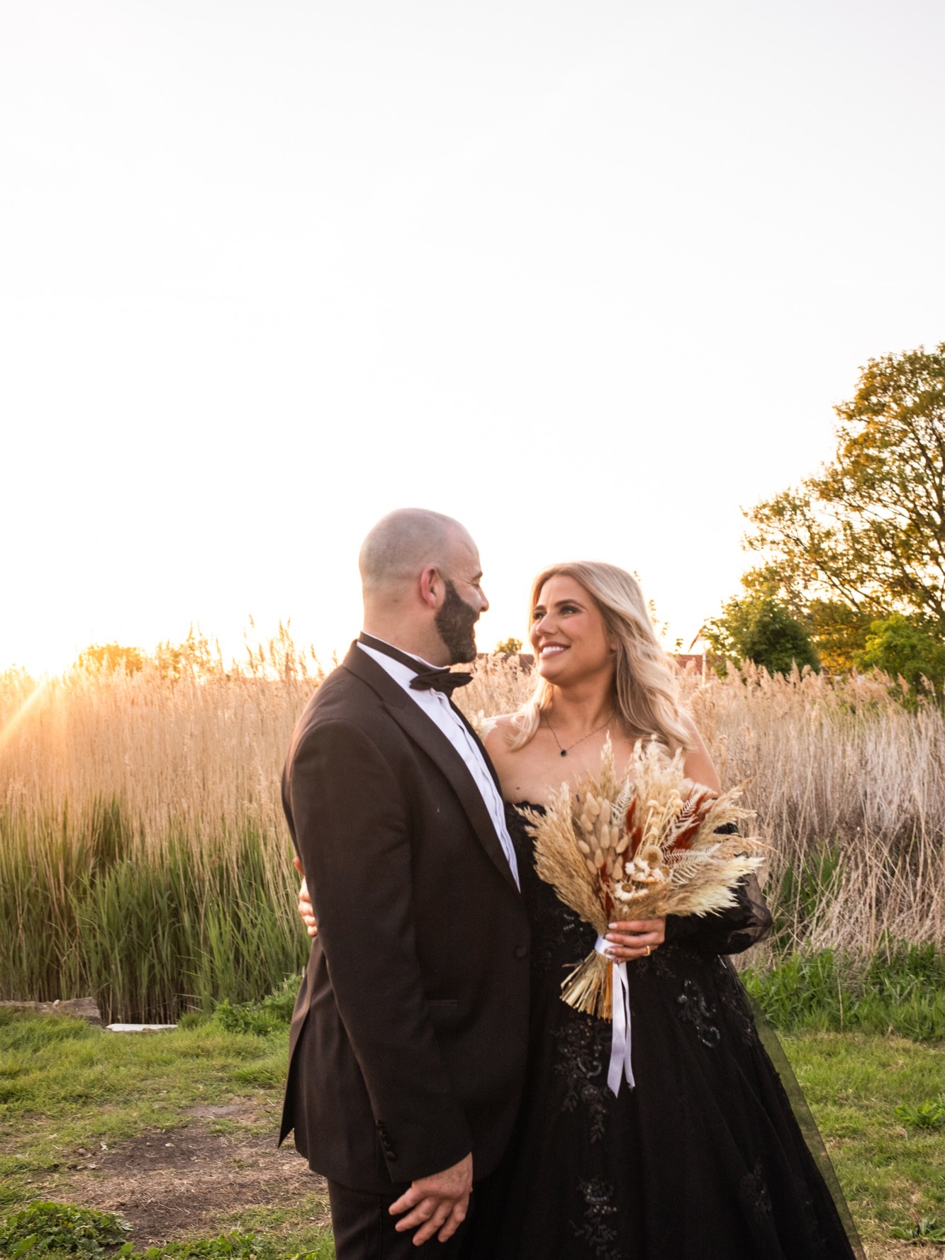 Happy first wedding anniversary to the most gorgggggg Bryonie & Nathan. 🖤
•
#alternativebride #alternativeweddingdress #norfolkweddingphotographer #suffolkweddingphotographer #blackweddingdress