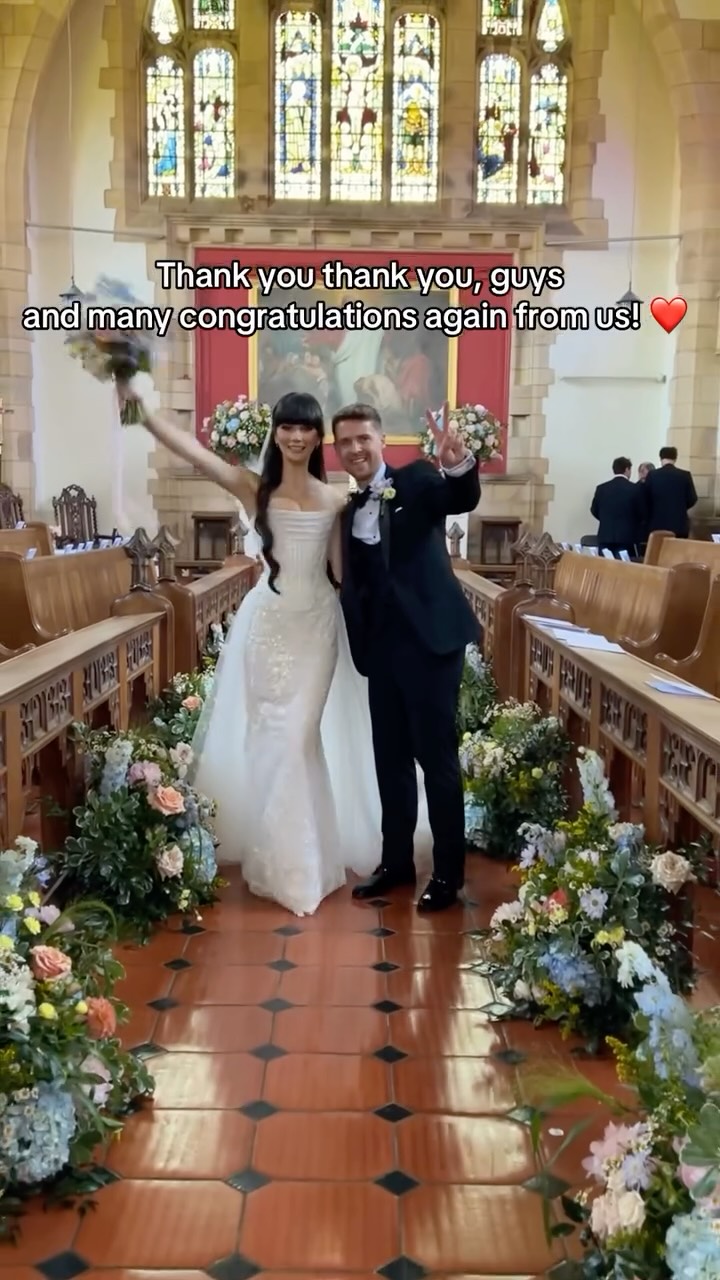 A sneak preview of this stunning wedding in North Yorkshire (plus the bank holiday weather of dreams) - and I loved being part of their wedding musician collab! #wedding #weddinginspo #weddinginspirations #weddingmusic #bride2026