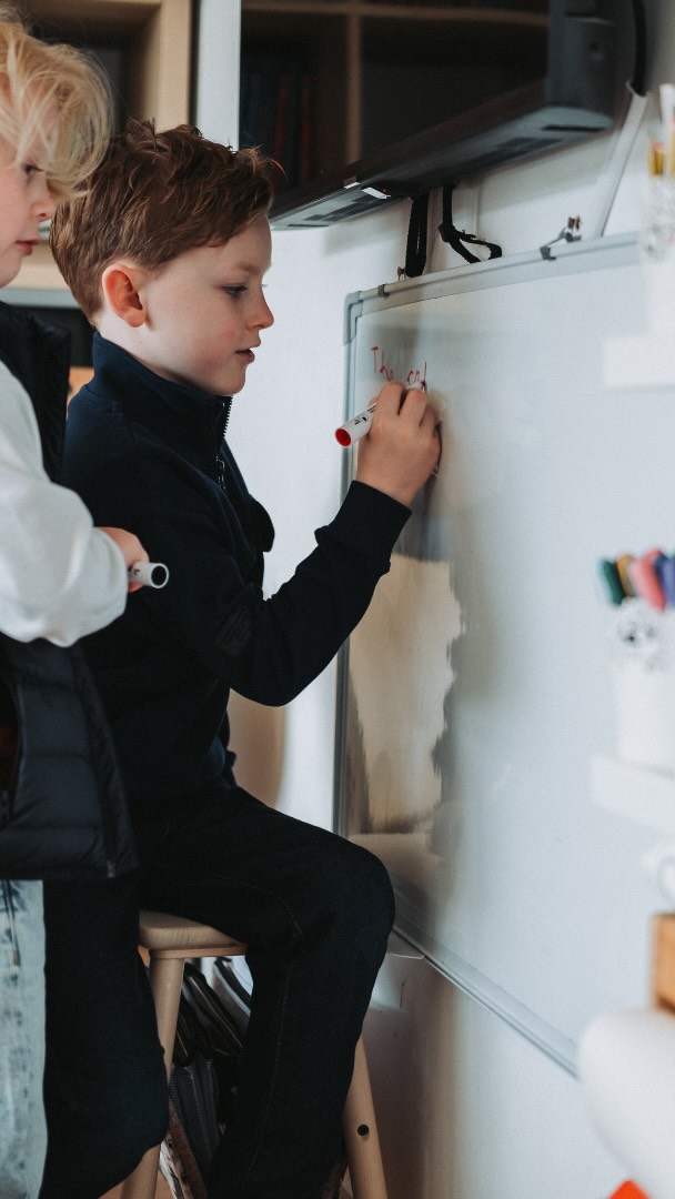 Little Classroom is a primary specialist learning centre in Leeds offering small-group educational classes for home-educated children. Get in touch if you’d like to find out more information