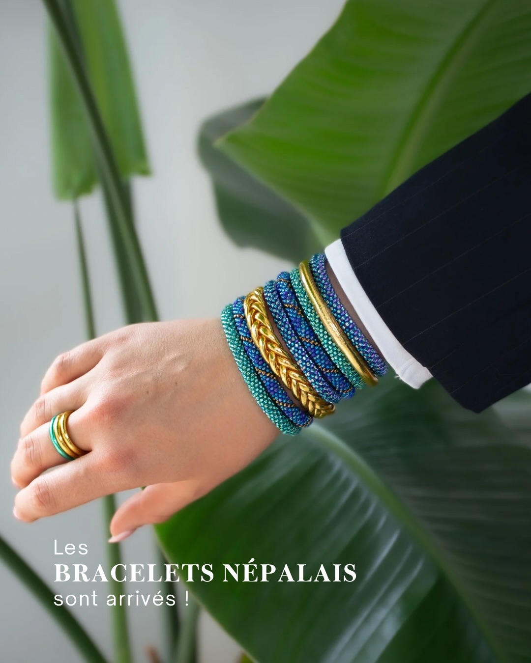 ✨ LES BRACELETS NÉPALAIS SONT ARRIVÉS ✨
Après notre collection bouddhiste et notre collection marocaine, Maison Izel accueille désormais une nouvelle collection venue du Népal.
Des bracelets crochetés à la main à Katmandou, mêlant perles de verre et savoir-faire artisanal.
Plus de 80 modèles à accumuler, mélanger et collectionner selon vos envies ✨
La collection est maintenant disponible sur notre boutique en ligne 🤍
#maisonizel #nouveaute #braceletnepalais