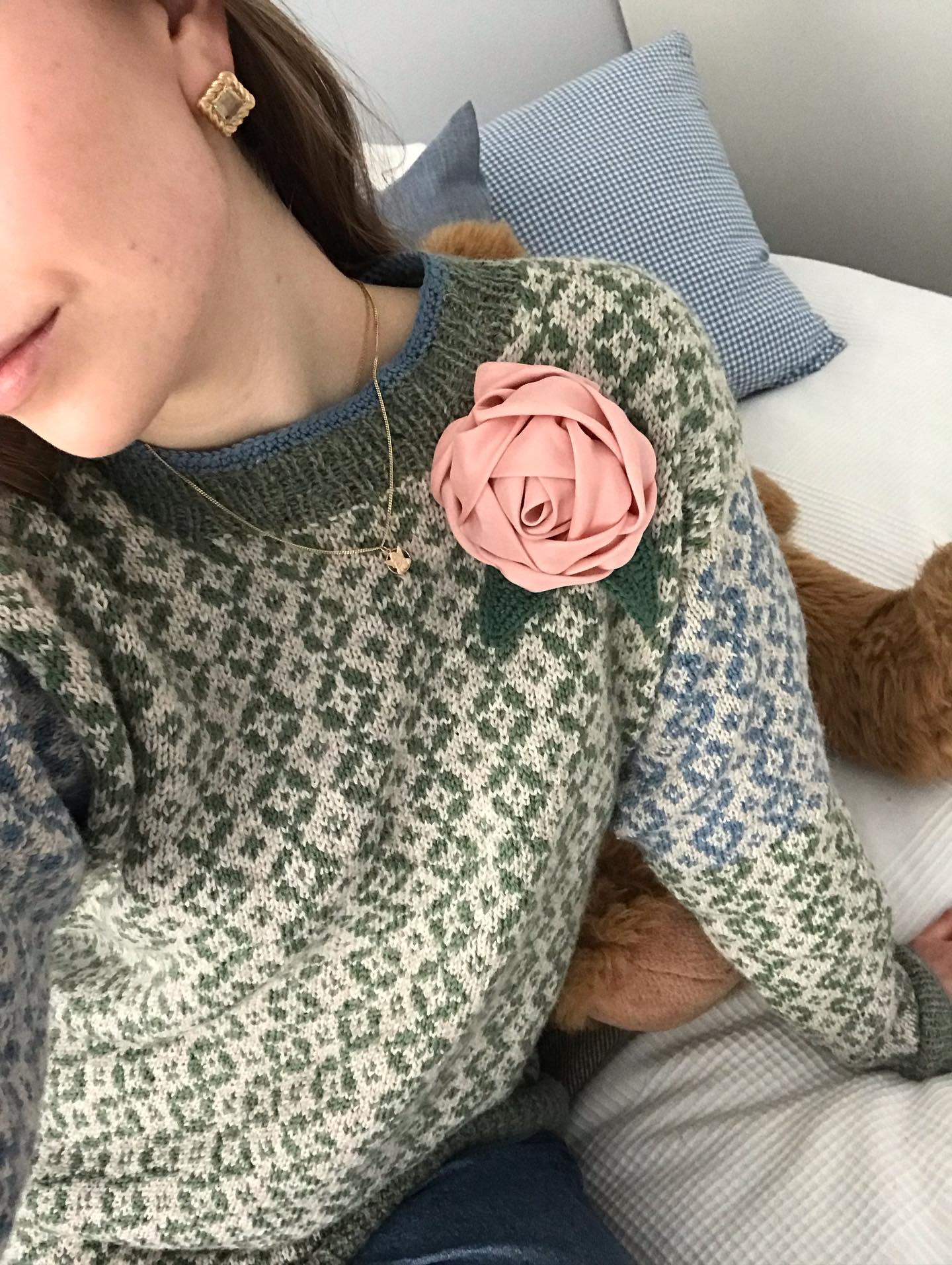 Little Spring has little roses, woodland blooms, big peonies, the first CD I ever bought, birthday shoes from February, Madeleineâs as strawberry cake and afternoons spent in ponder.
Yours Truly,
Siiriđ