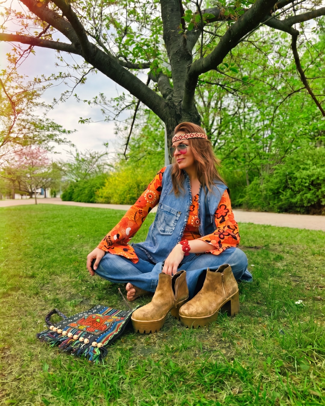 Pajusk laisvės ir maišto dvasią, pasinerdama į 70-ųjų hipių pasaulį. ✨ Išsirink savo įvaizdį ir tapk kuo tik nori. ☮️
Nuomos kaina: 45 €
Dydis: L–XL
Atrask: www.tejasalonas.lt