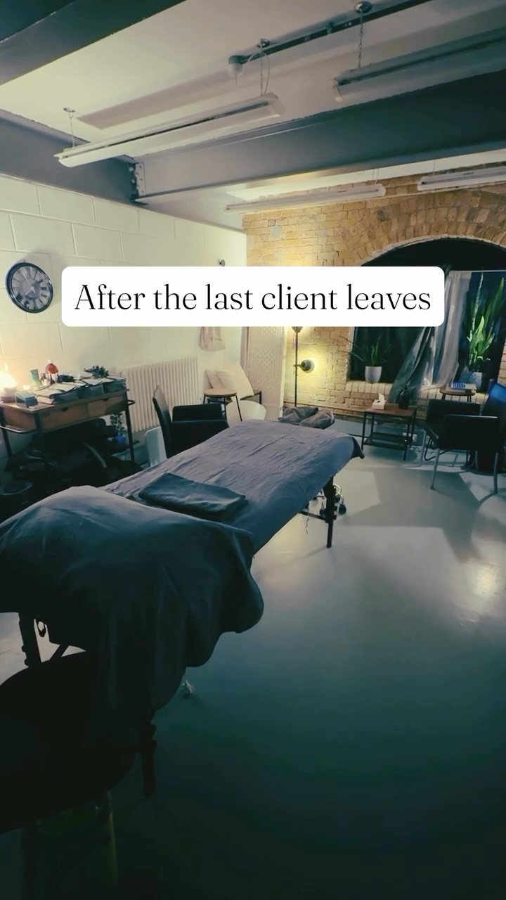 After the last client leaves, I don’t tidy up straight away.
I stand in the room for a moment. Sometimes sit. There’s a stillness to the space after a session that wasn’t there before.
People don’t always see what goes into clinical work. Not the physical effort — the attention. Reading someone’s body, holding what they bring in, staying present for an hour or more. Energy goes out without needing to be loud about it.
The pause before I reset is not wasted time. It’s recovery. The same principle I work with in every session: that your nervous system needs space to return to itself after something demanding.
I teach my clients this. I practise it too.
→ www.nuclearwellbeing.com
#NuClearWellbeing #clinicalmassage #massagetherapy #Hampshire #wellbeing
