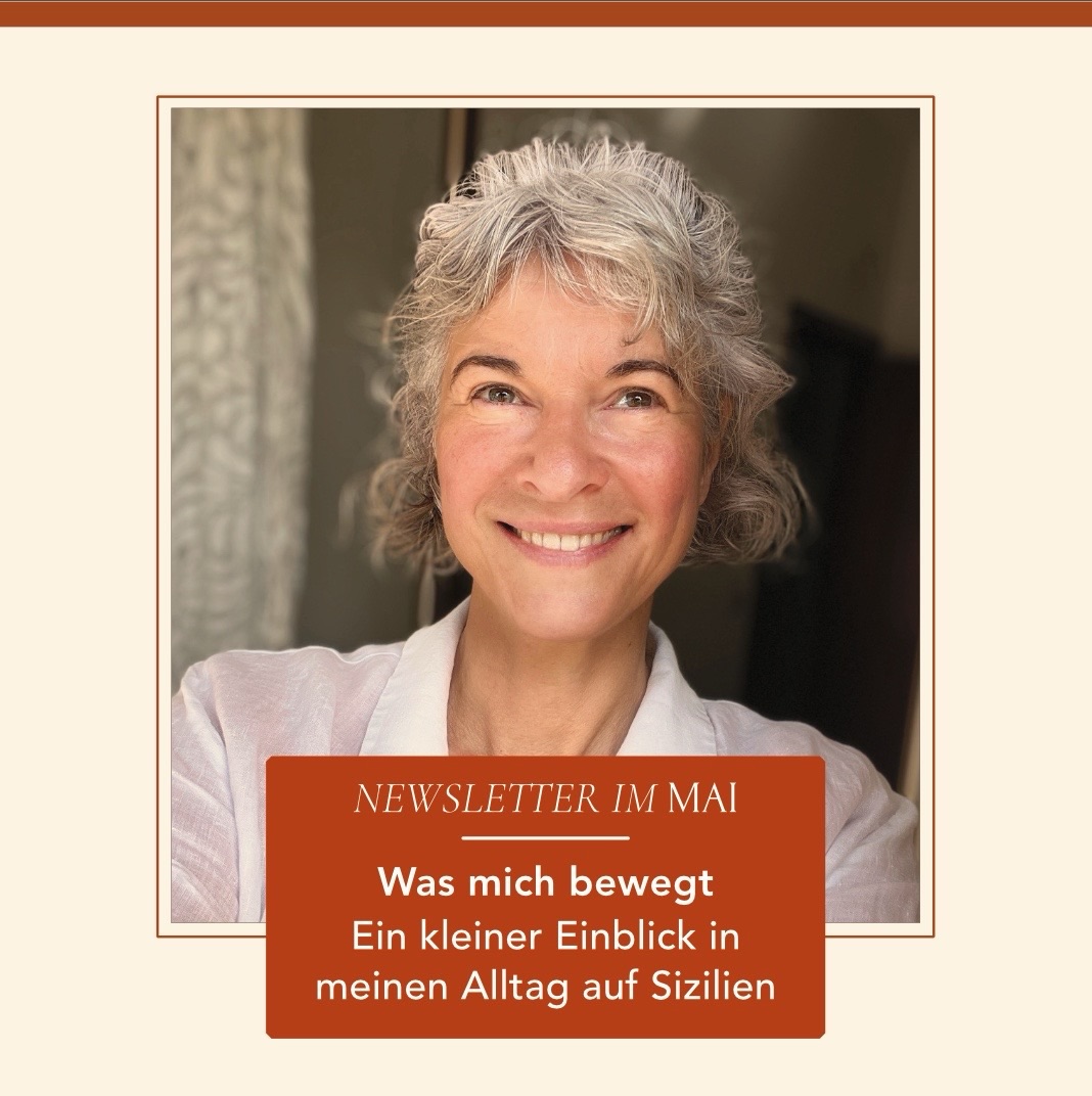 WAS MICH GERADE BEWEGT
Der Mai-Newsletter ist verschickt. Ein bisschen schwer fiel es mir dieses Mal, einen Einleitungstext zu schreiben und am Ende wurde es dann persönlich. Ich schreibe über meinen Alltag, den Frühling auf Sizilien und über meine Gedanken zu Immobilien, Sichtbarkeit und die Sehnsucht nach einem neuen Hund.
Zum vollständigen Text des Newsletters gelangst du über den Link in meiner Bio.
Herzliche Grüße von der Insel,
Ulrike