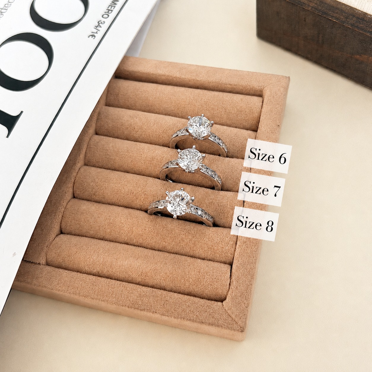 A little sparkle that speaks for itself.
925 silver solitaire ring with a brilliant center stone and delicate CZ accents