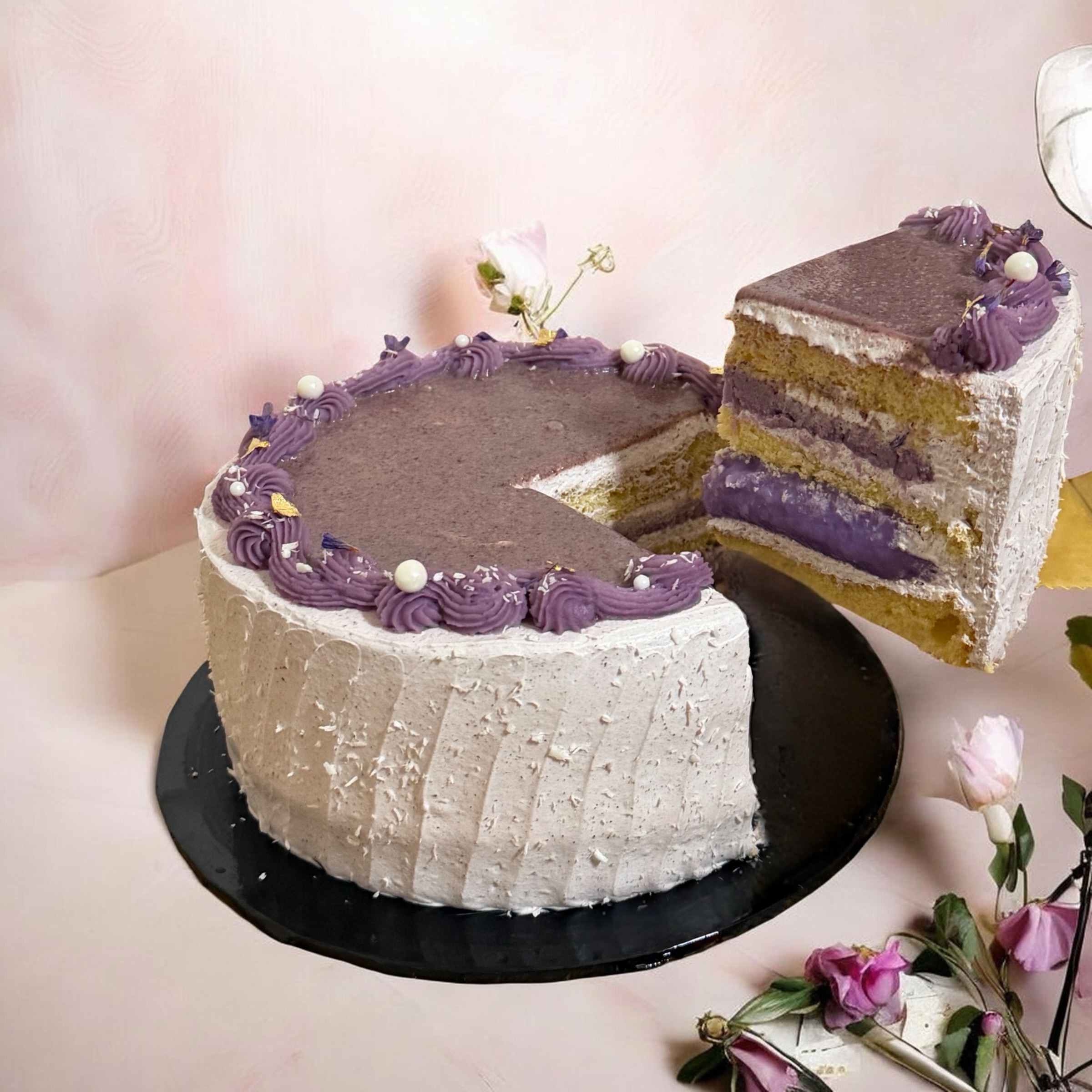 This Mother’s Day, indulge in delicate blend of pulut hitam, taro and warabi. Inspired by comforting flavours close to heart and made for treasured moments with Mum 💜
#MothersDaySG #FamilyMoments #PulutHitamCake #TaroDessert #SingaporeCakeShop