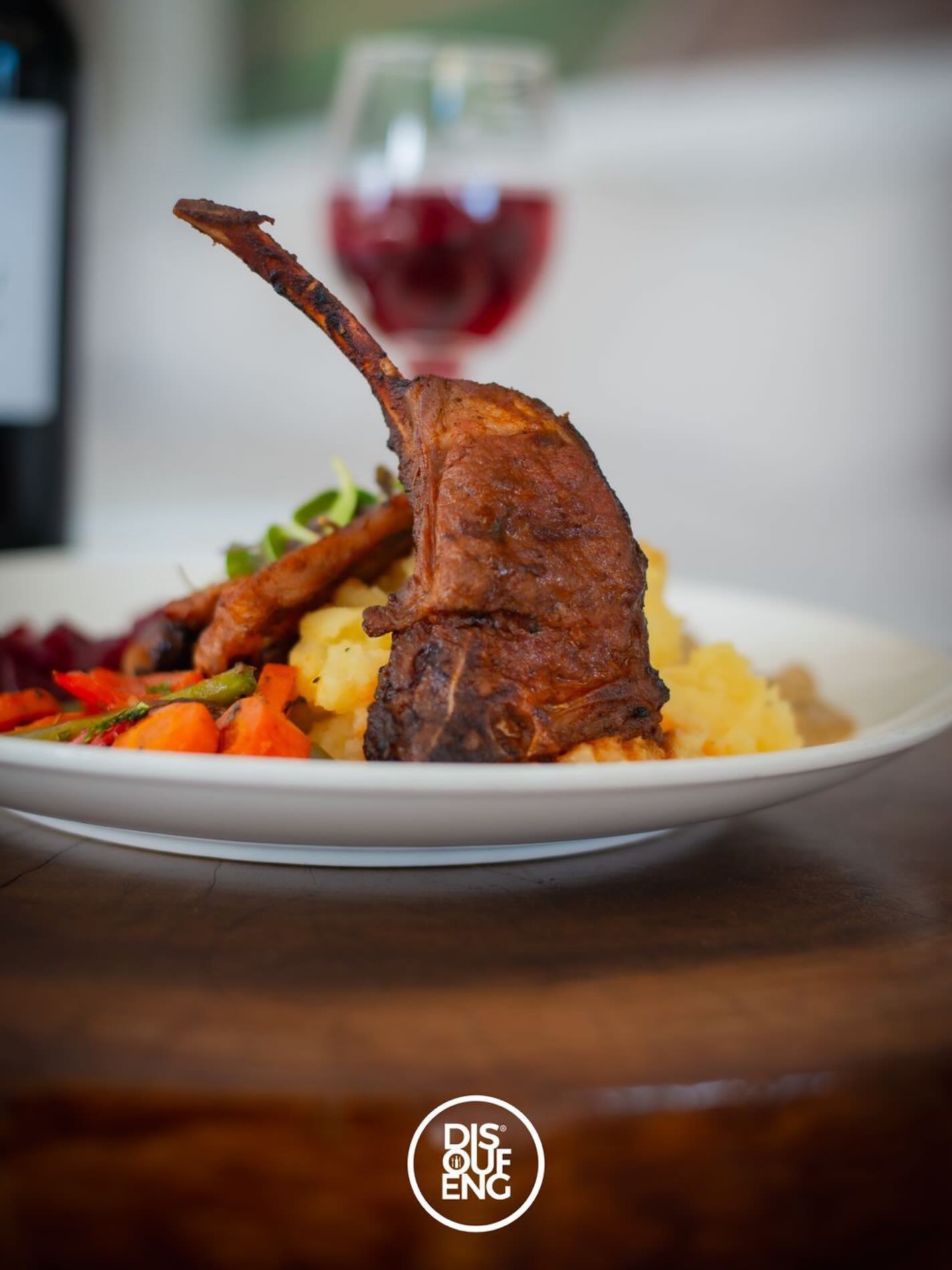plate that speaks for itself 🍷🔥
Perfectly grilled lamb chops, creamy mash, seasonal vegetables & a dining experience worth coming back for every time.
At Disoufeng, we don’t just serve food — we create moments around the table. 🍽️✨
📍3166 Shinkhova Street, Meadowlands West Zone 10, Soweto