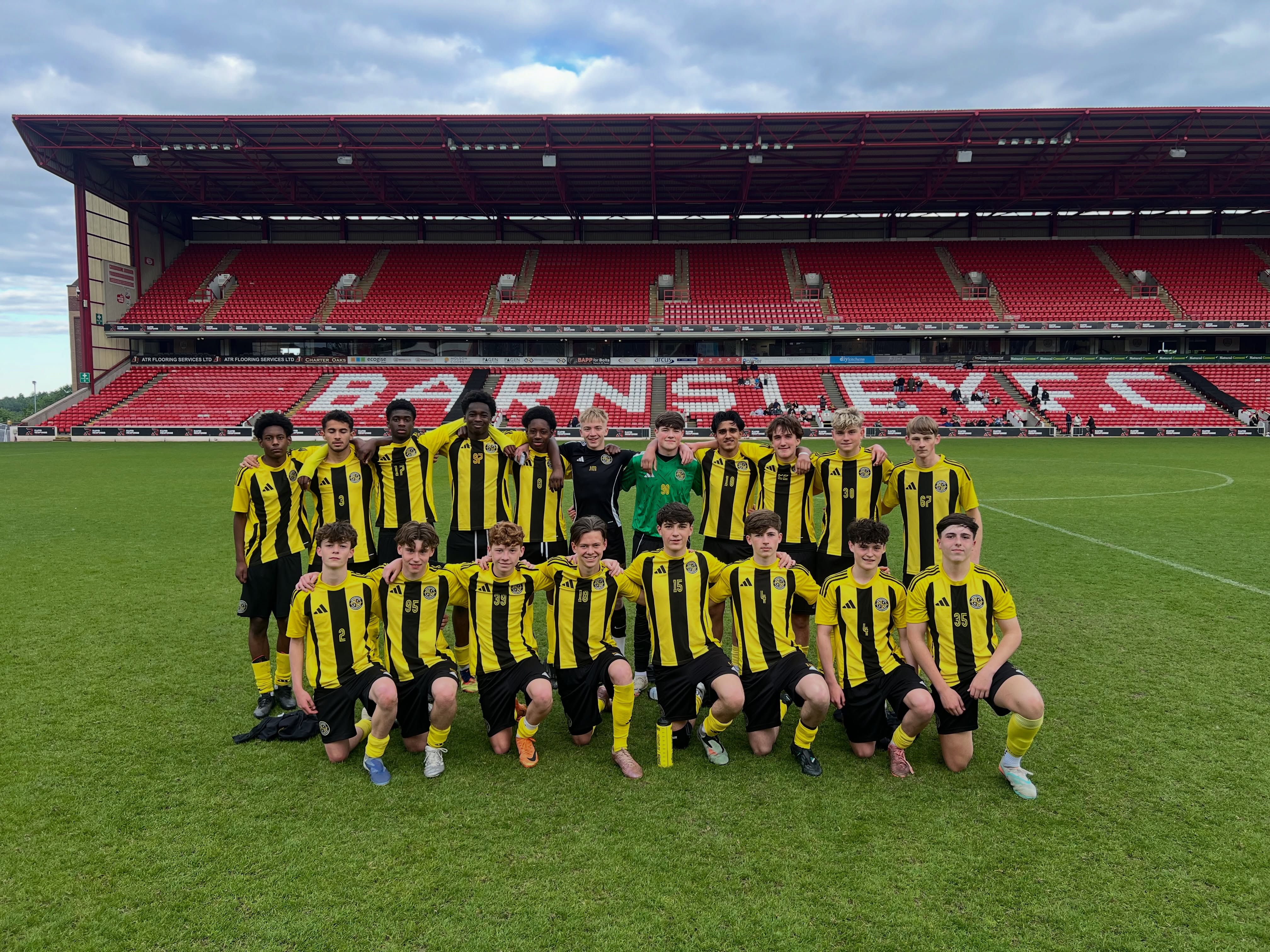 What a performance from these boys this evening playing at Oakwell Stadium. A massive thank you to @barnsleyfc for the invite and experience. We loved it.
Video coming on Monday.
🖤💛🖤💛🖤