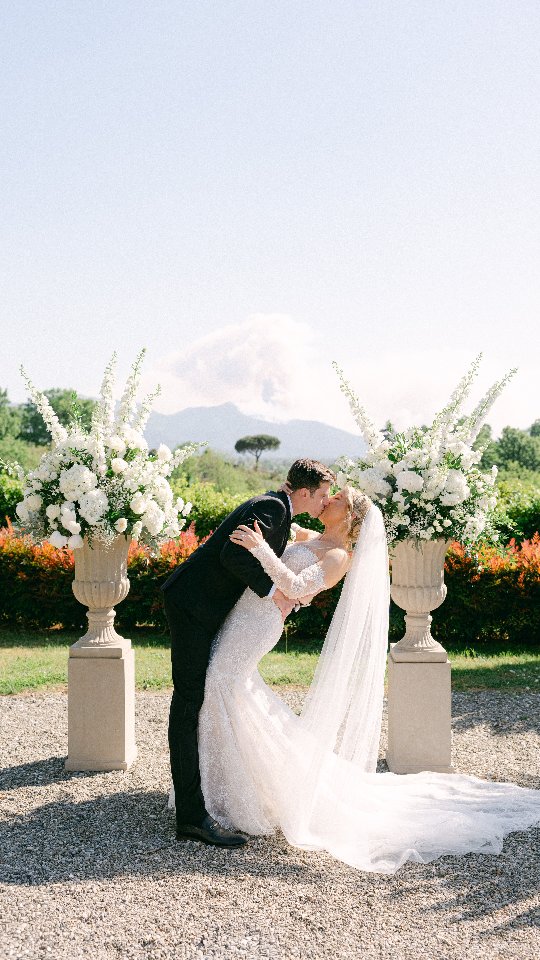 So much fun 📽️
We gave our vintage cam to the groom and we created this dinamic clip together! Can't wait to share more about this Tuscany wedding!
_______
Wedding Planning: @lovestoryeventsitaly
Photography: @agallucci_photo
Videography: @gioderosavideographer
Makeup & Hair: @suely_hair_makeup
Flower Design: @mainardi_fiori_flowershop
Venue: @aranceravillagrabau
See more works⬇️
https://www.gioderosavideographer.com/
.
.
#weddingfilm #wedding #weddingvideo2026 #weddingbride2027 #wedding2027