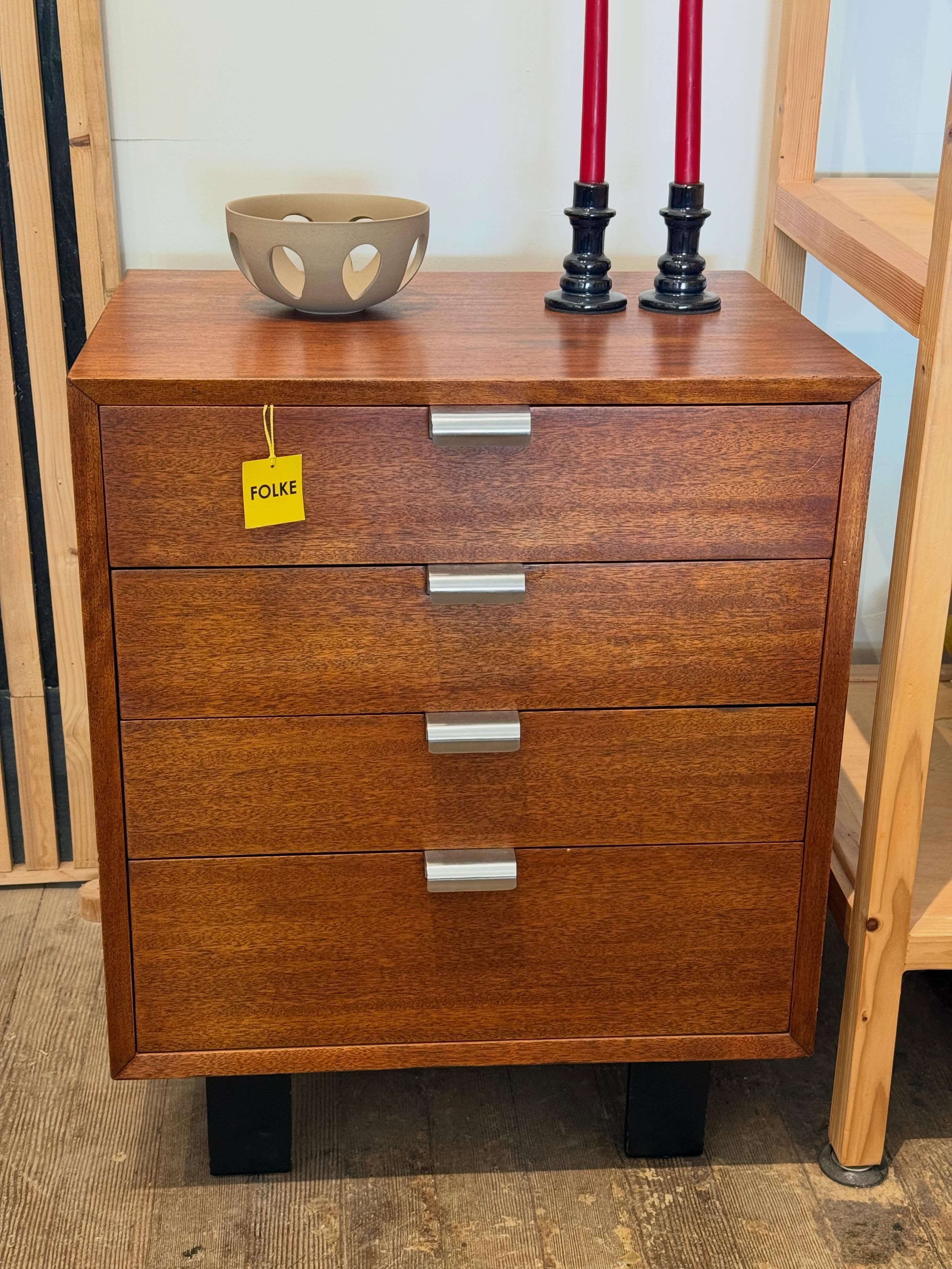 George Nelson for Herman Miller little dresser. Great for and entryway, kids room or anywhere really. DM for info.