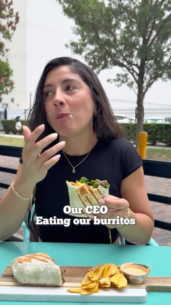How they eat their food: 😐🥬
How we eat ours: 🌯🔥😮💨💃
Because when the flavor hits… all professionalism disappears 😂
Come feed your vibe with us!
#plantbasedfoodorlando #veganfoodorlando #orlandoeats #earthypicks #restauranthumor