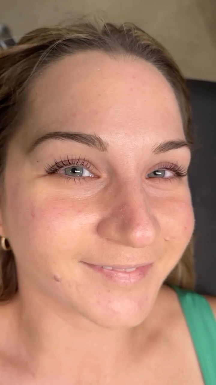 Effortless, everyday beauty!
Our Lash Lift & Tint enhances your natural lashes, lifting, curling, and darkening them for a fuller, mascara-free look that lasts for weeks.
Wake up ready, no makeup needed.
Book your appointment and keep it simple, but elevated.