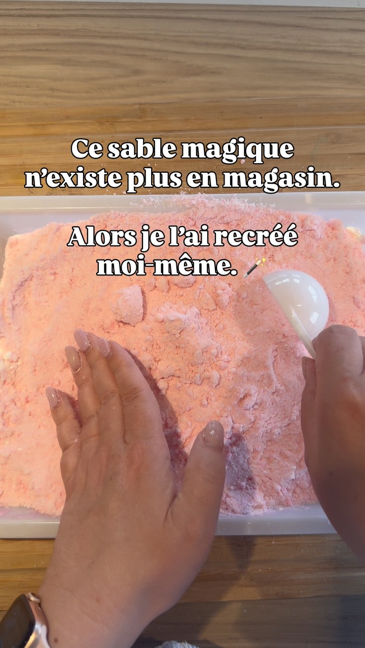Ce sable magique n’existe plus en magasin.
Alors je l’ai recréé moi-même. 🪄
Des ingrédients simples.
Des dosages précis.
Un ingrédient secret que personne ne voit venir.
Fini le “je m’ennuie”.
Fini les écrans allumés pour avoir la paix.
Fini la patience qui s’épuise. 🌿
Aujourd’hui j’aide les parents à recréer du lien avec leurs enfants, loin des écrans, et j’aide leurs enfants à grandir en douceur. 🤎
Je sauve tes mercredis, tes week-ends, tes vacances et surtout ta patience.
C’est ça la Méthode 0 Écran.
Pas juste une recette.
Une vraie méthode.
Celle que des centaines de parents ont déjà adoptée. 🌿
Tu veux la recette complète ?
Commente SABLE et je t’envoie une surprise en DM 🪄
#sablemagique #activitesensorielle #parentalitebienveillante #maman #sanecran