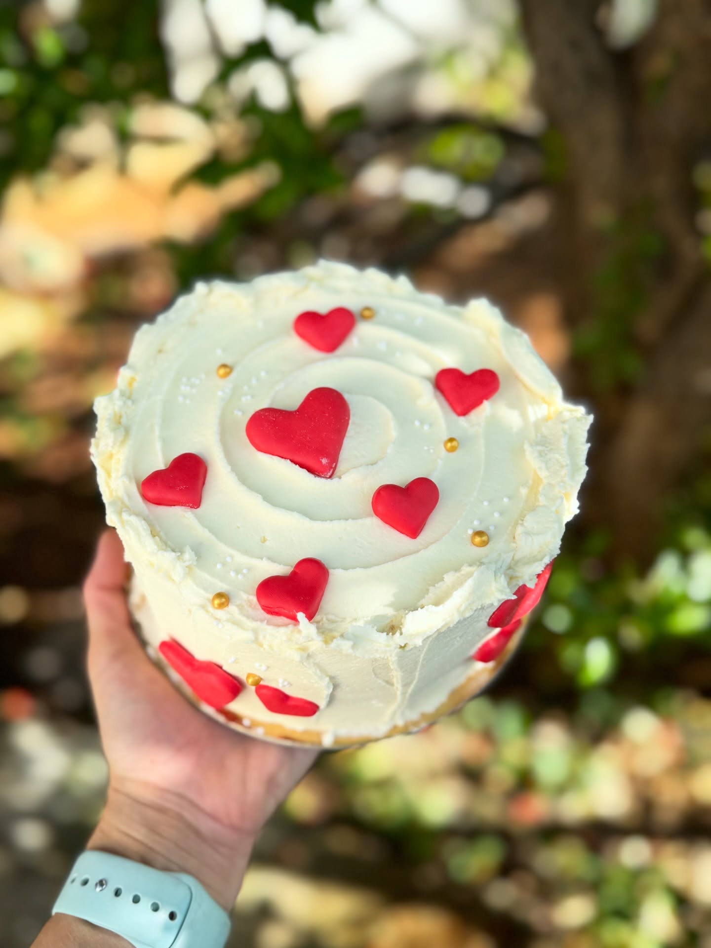 • Some people celebrate special moments with cake - you should, too! It’s the best 😅🥰♥️ •
#cake #hearts #buttercream