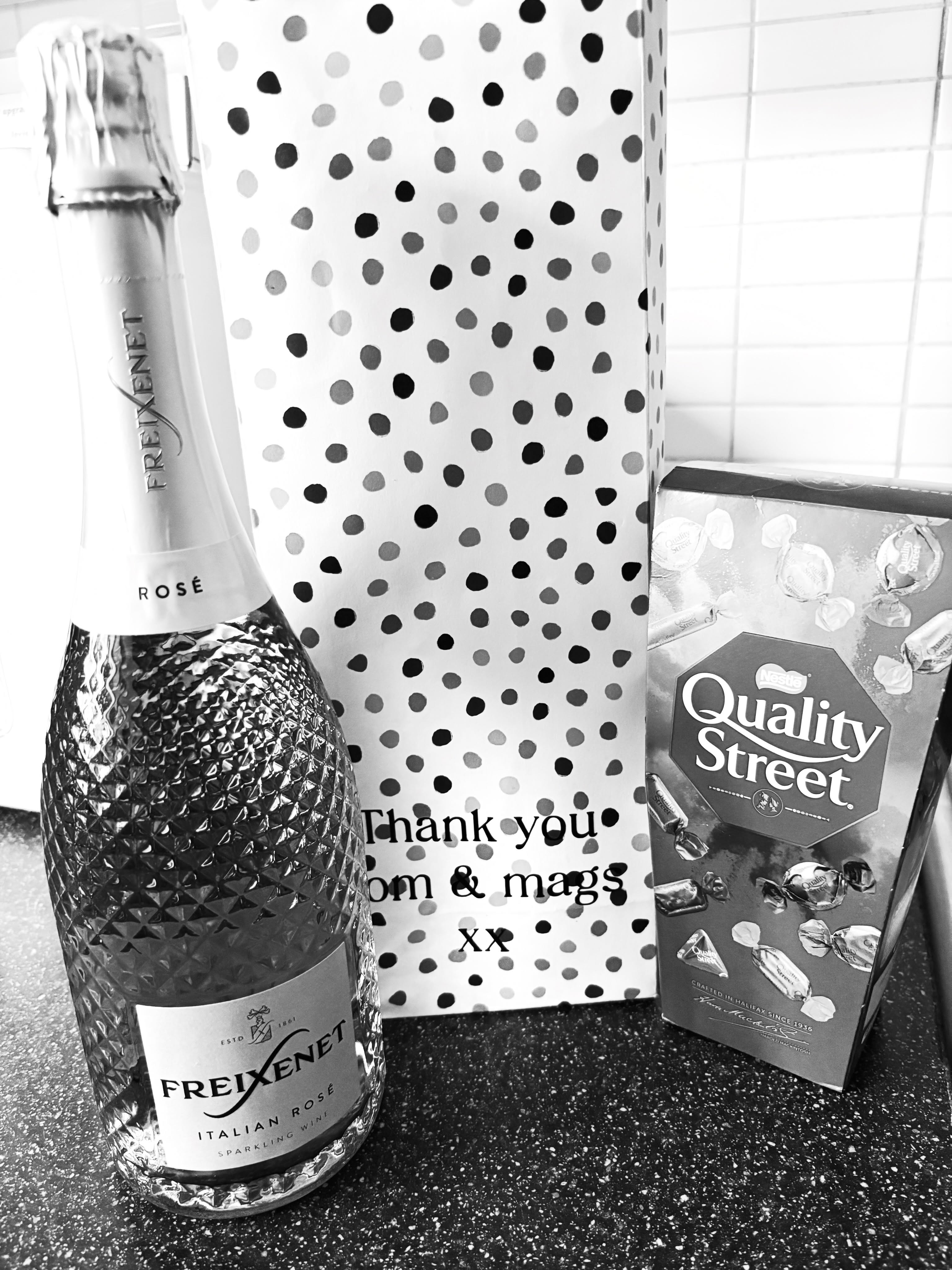 🩷A beautiful gift from Maggie & Tom! My dream clients! Supportive, loyal and great fun! You are amazing people and I'm so glad to have met you!
#thankyou