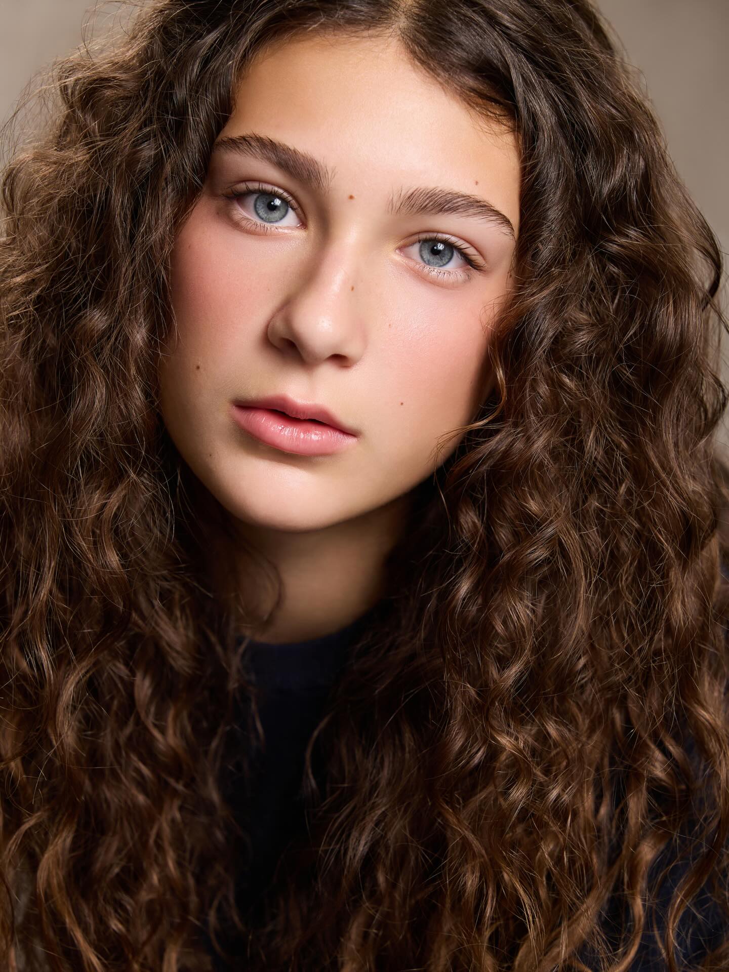 QUINN
@quinn_p_hensley
HMU Cherie Combs
@cheriecombs
Remarkably present Quinn. I see a world in those eyes.