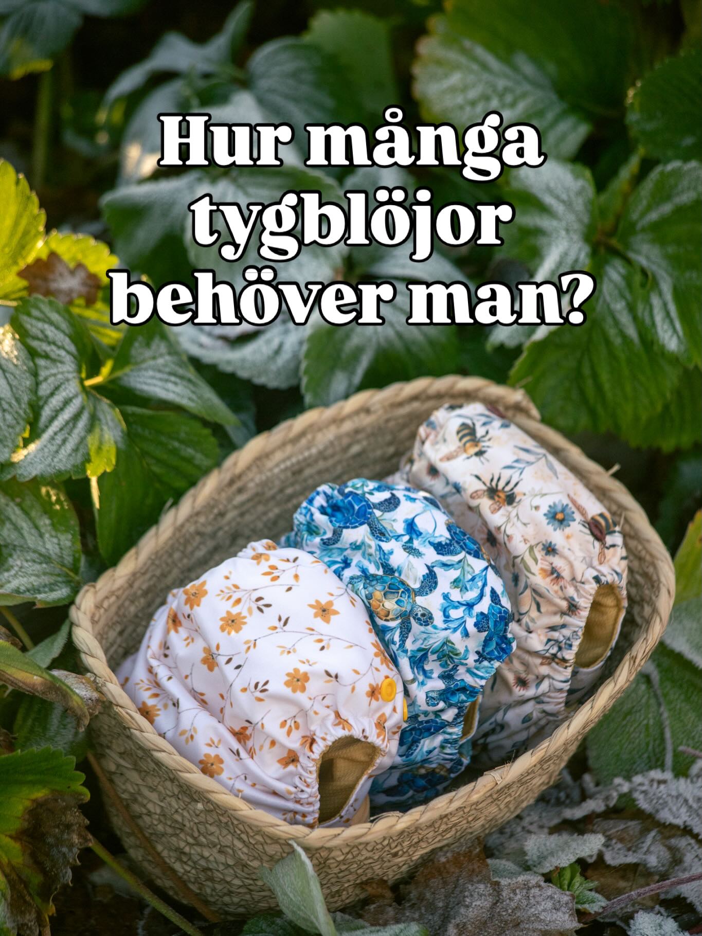 Hur många tygblöjor behöver du köpa?Ja det kan verkligen kännas som en svår djungel men vi lovar att det är enkelt! Green Poppys tygblöjor kommer i one size och passar från ungefär 3,5 kilo till 20 kilo. Det betyder att du kan köpa på dig 30 blöjor när du är gravid och sedan inte behöva köpa en enda blöja igen*.Tänk bara hur mycket pengar och resurser du kan spara? Det är helt otroligt! Över 20000 kronor finns att spara på 3,5 år, för dig som går all in 🔥*ibland kan det behövas kompletteras med någon nattblöja (formsydd) och vi kan heller inte garantera att du inte kommer vilja fylla på stashen med fler gulliga prints längs vägen 🤭Lycka till! 😍