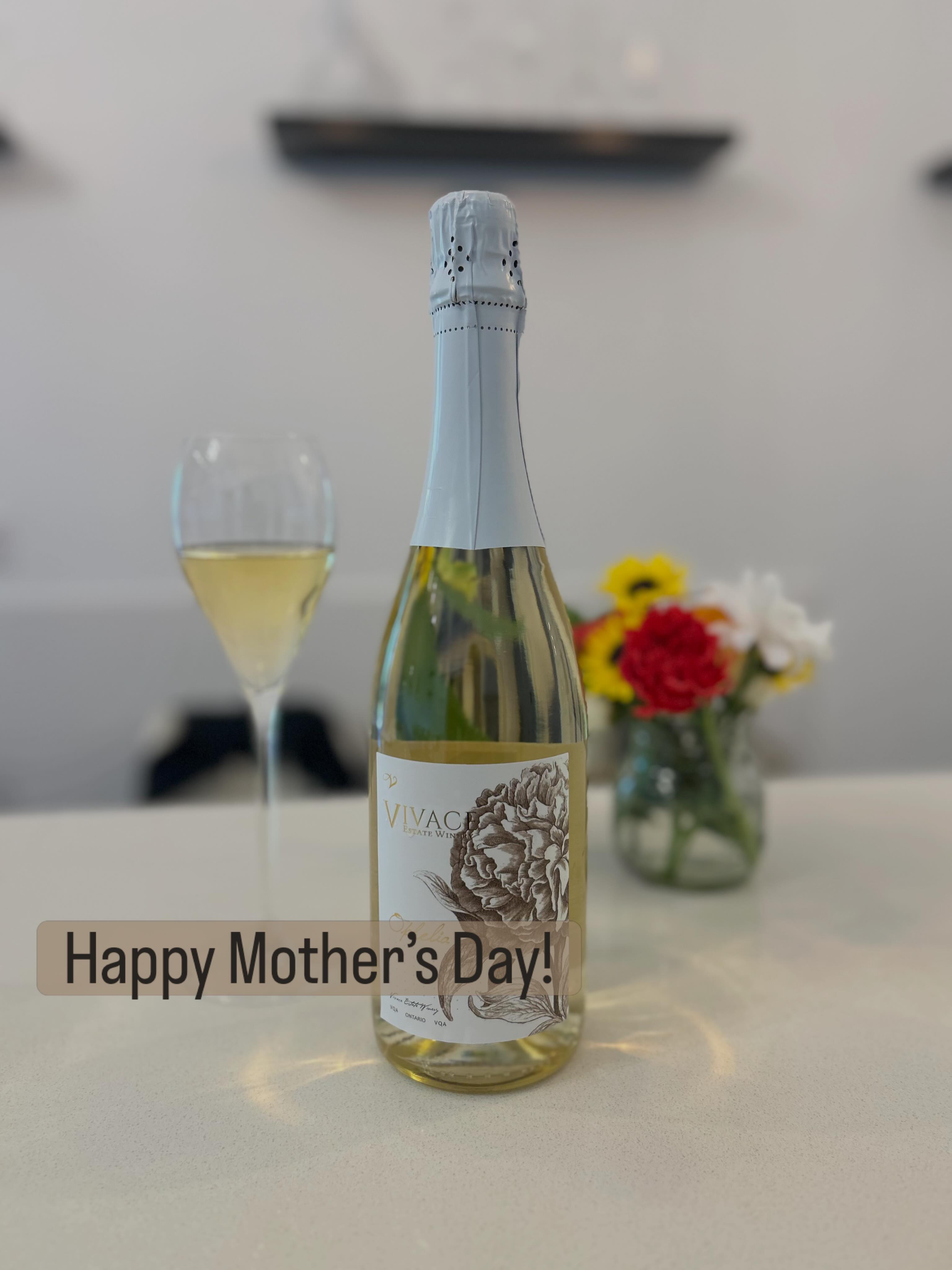 Happy Mother’s Day from Vivace! 🌸🥂
Today, we’re celebrating all moms and mother figures with a glass of sparkling wine 🥂
Open Sunday ⏰ 11 am to 6 pm