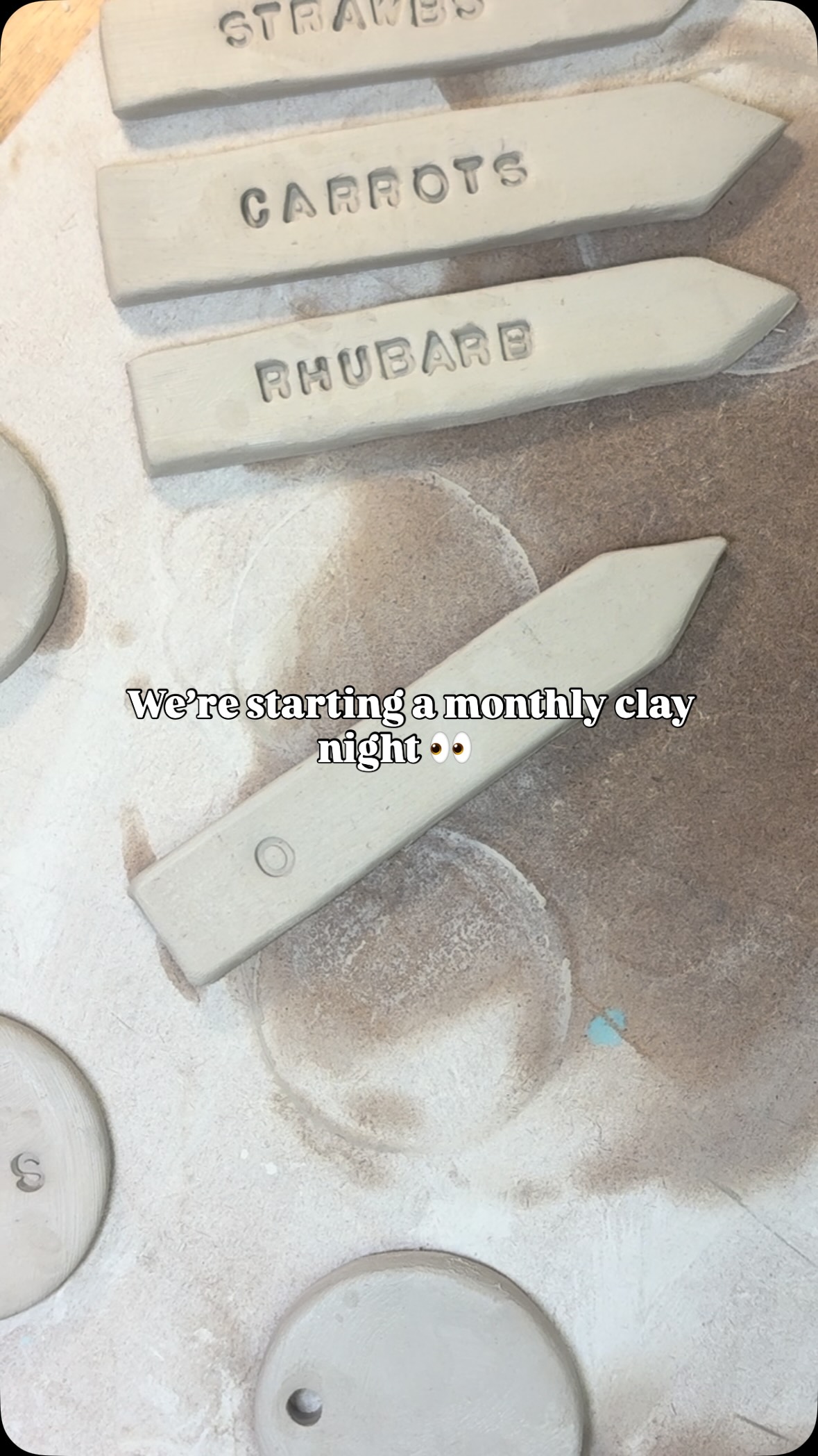 Something new is coming to Happy Glaze… ✨🌿🍸
We’re starting monthly clay nights!
First up: handmade clay plant markers 🌱
You’ll create and personalise your own set using stamps, textures and clay techniques - completely beginner friendly and very satisfying to make ✨
📅 Saturday 23rd May
⏰ 6–8pm
💷 £25pp
Expect relaxed creative vibes, drinks, good music and a really lovely evening making something by hand 🤍
Perfect for a catch up with friends, date night, solo creative evening or just trying something new!
We’re very excited about this one 🥹
Bookings are now open online - spaces are limited for the first workshop ✨
#clayworkshop #potterystudio #creativeworkshop #girlsnightideas #devonevents