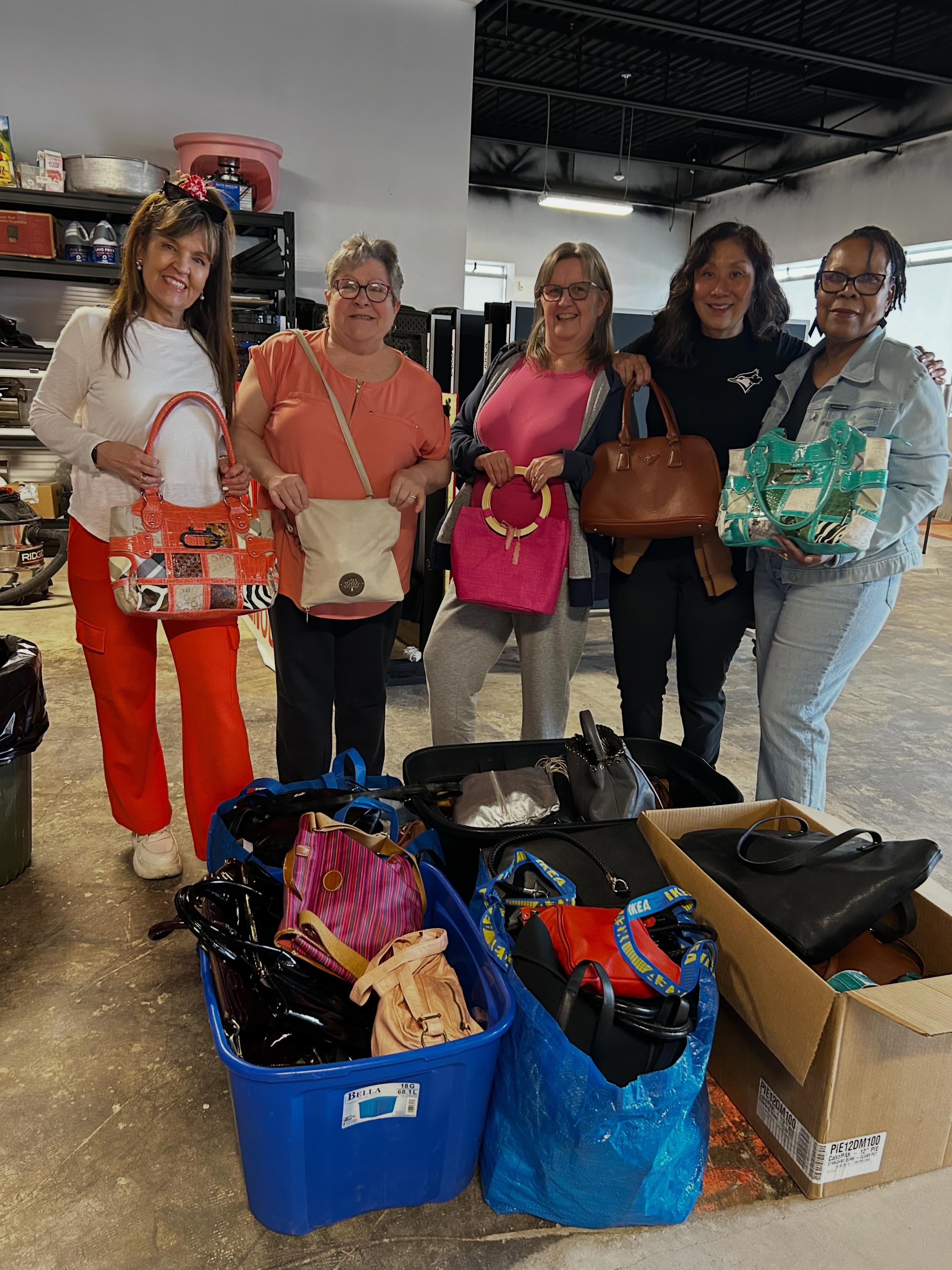 Our amazing I ❤️ My City team hit the streets of Hamilton with 50 purses filled with goodies to bless moms this Mother’s Day. 👛 👜
A simple gift can remind someone they are seen, valued, and loved.