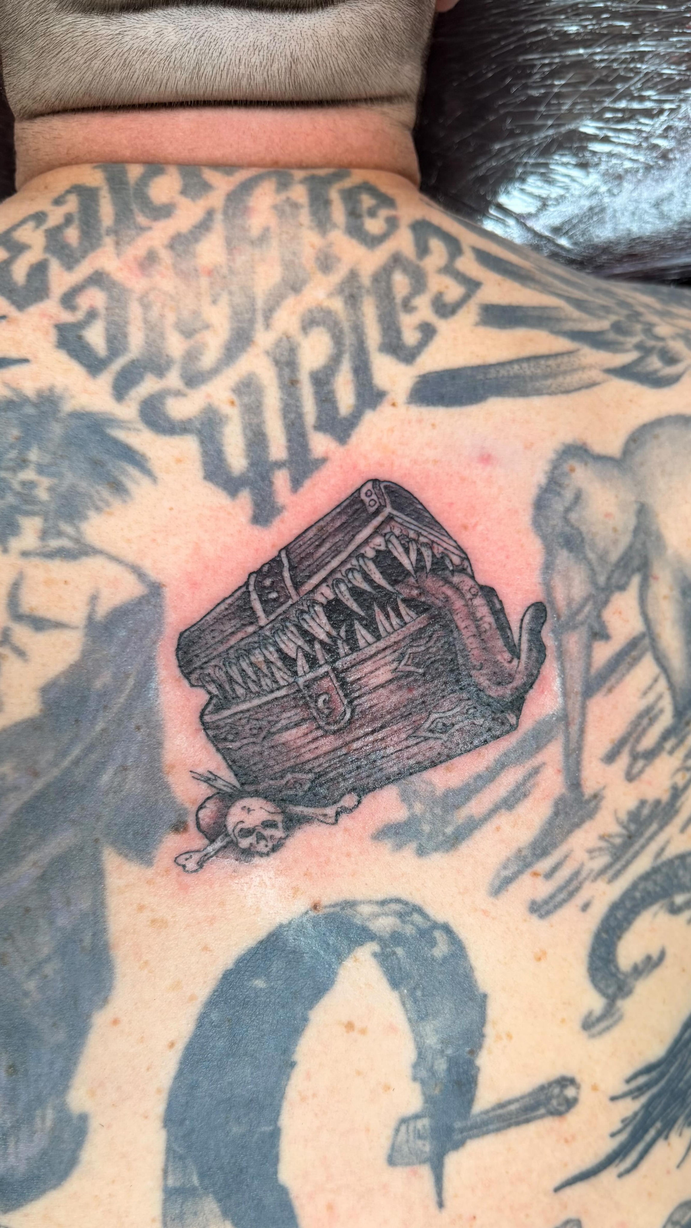 Any dnd fans out there 👀
For some more cool dnd flash or custom bits just send @_dwtattoos_ a dm or alternatively visit our website for our enquiry form 😎
#blackworktattoo #mimic #dnd #dndtattoo #tattoo